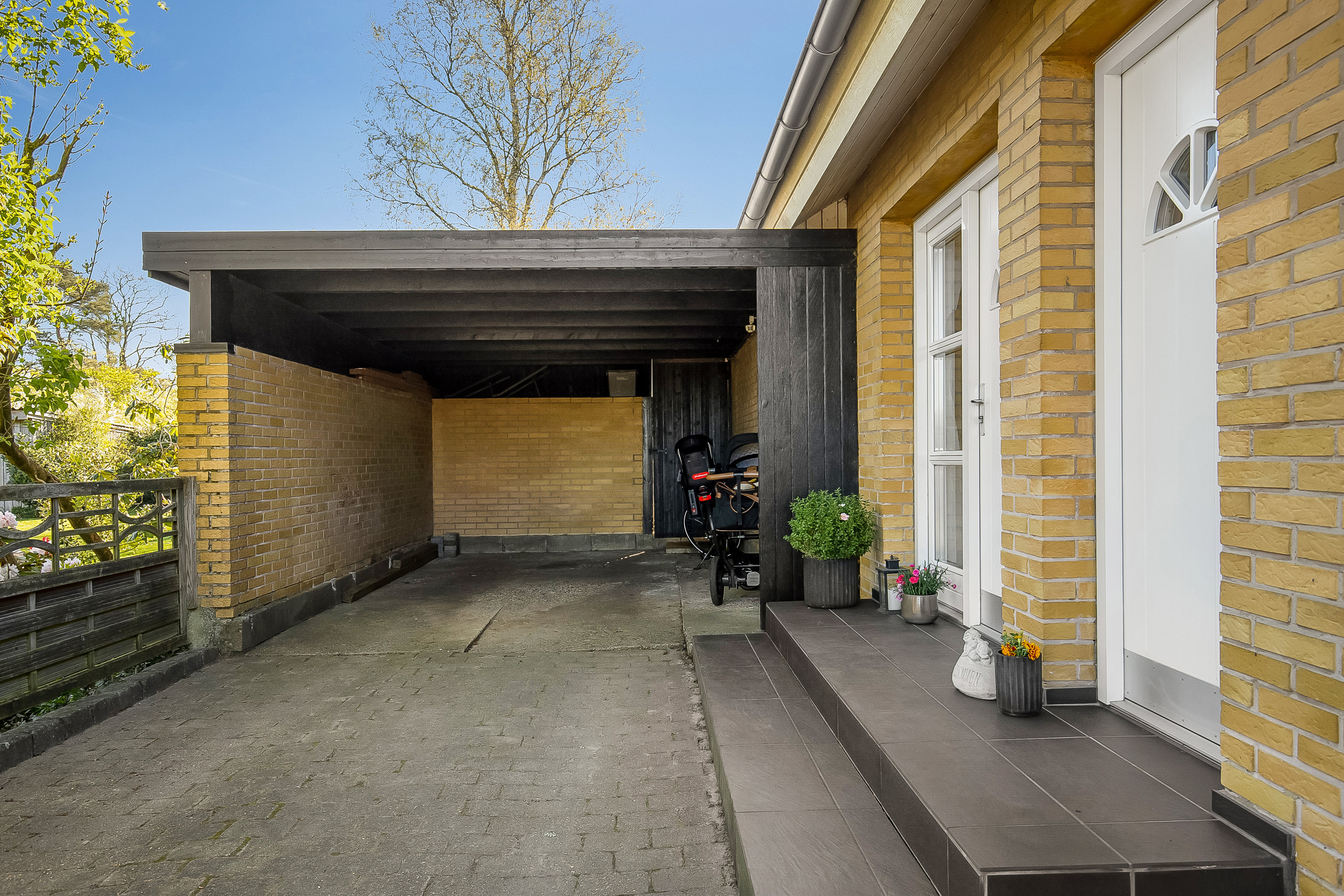 Fremhævet carport billede i fuldskærmstilstand. Billede af Bjergbyvej 14, Seest, 6000 Kolding