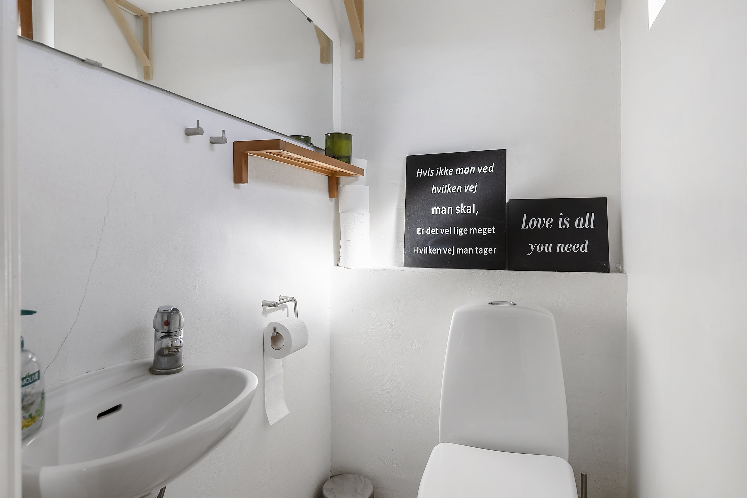 Fremhævet toilet billede i fuldskærmstilstand. Billede af Erantisvænget 26, 8362 Hørning