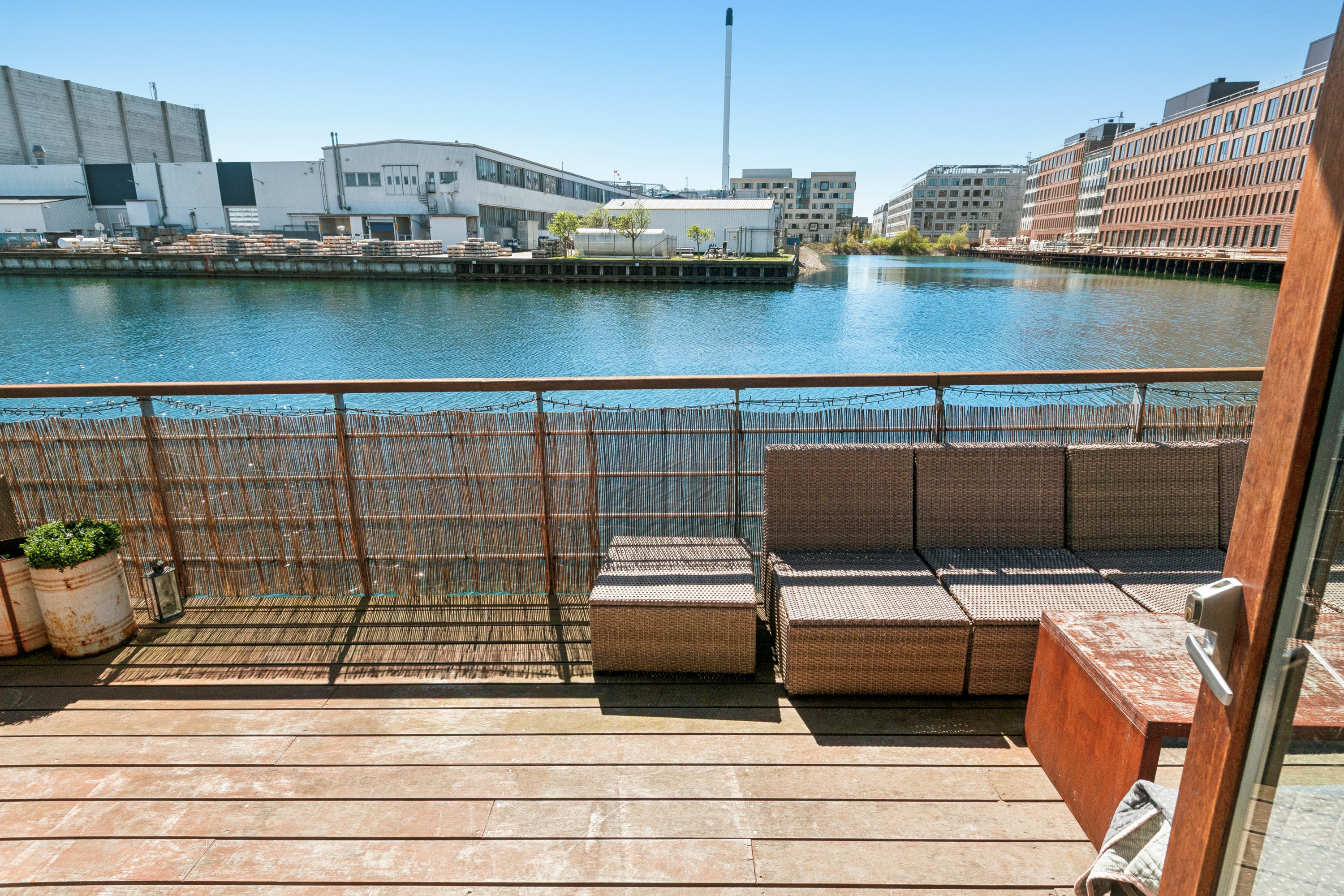 Fremhævet terrasse billede i fuldskærmstilstand. Billede af Linus Paulings Vej 3, 2450 København SV