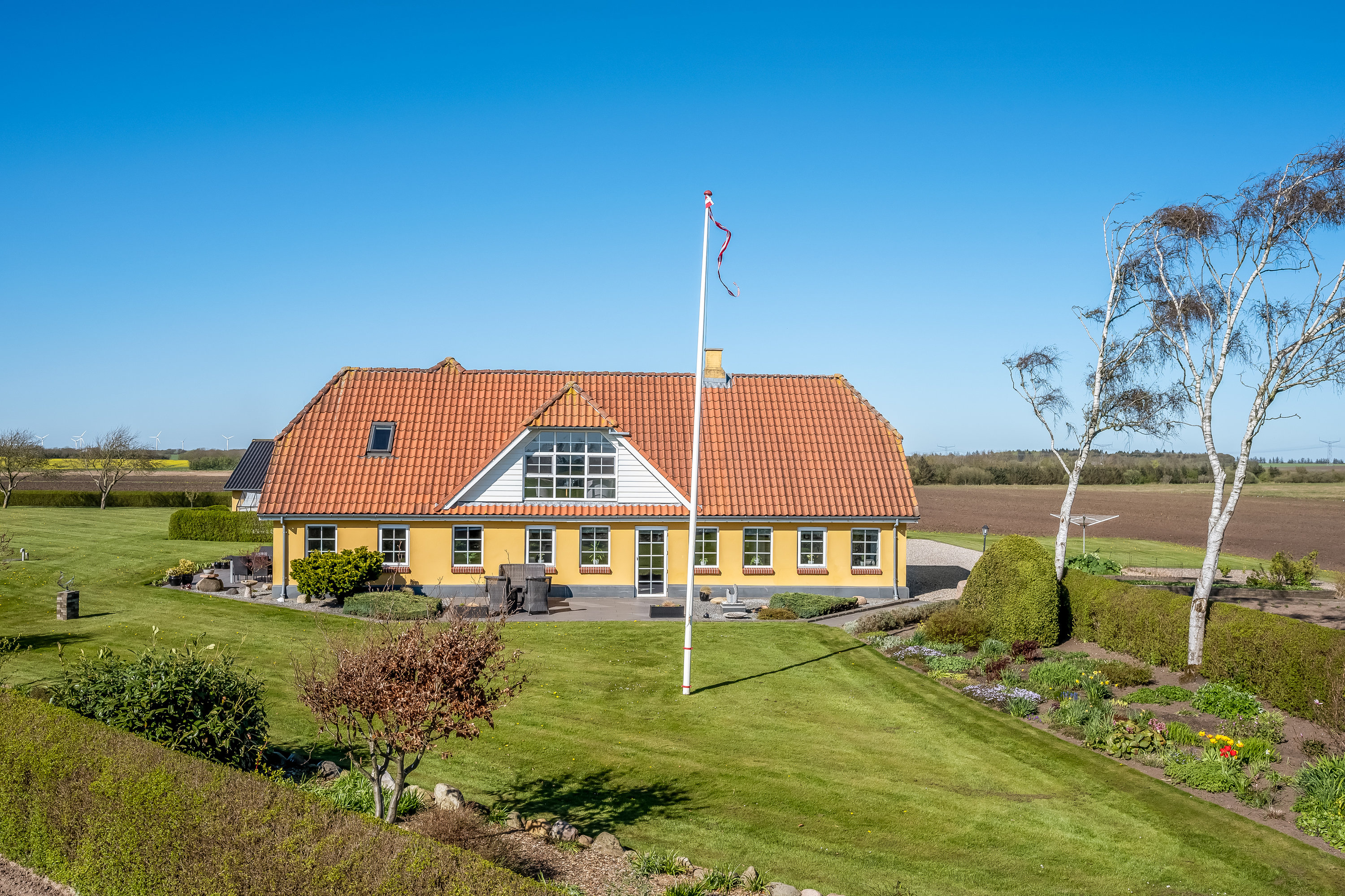 Fremhævet luftfoto billede i fuldskærmstilstand. Billede af Bjalderupvej 5, Strellev, 6870 Ølgod