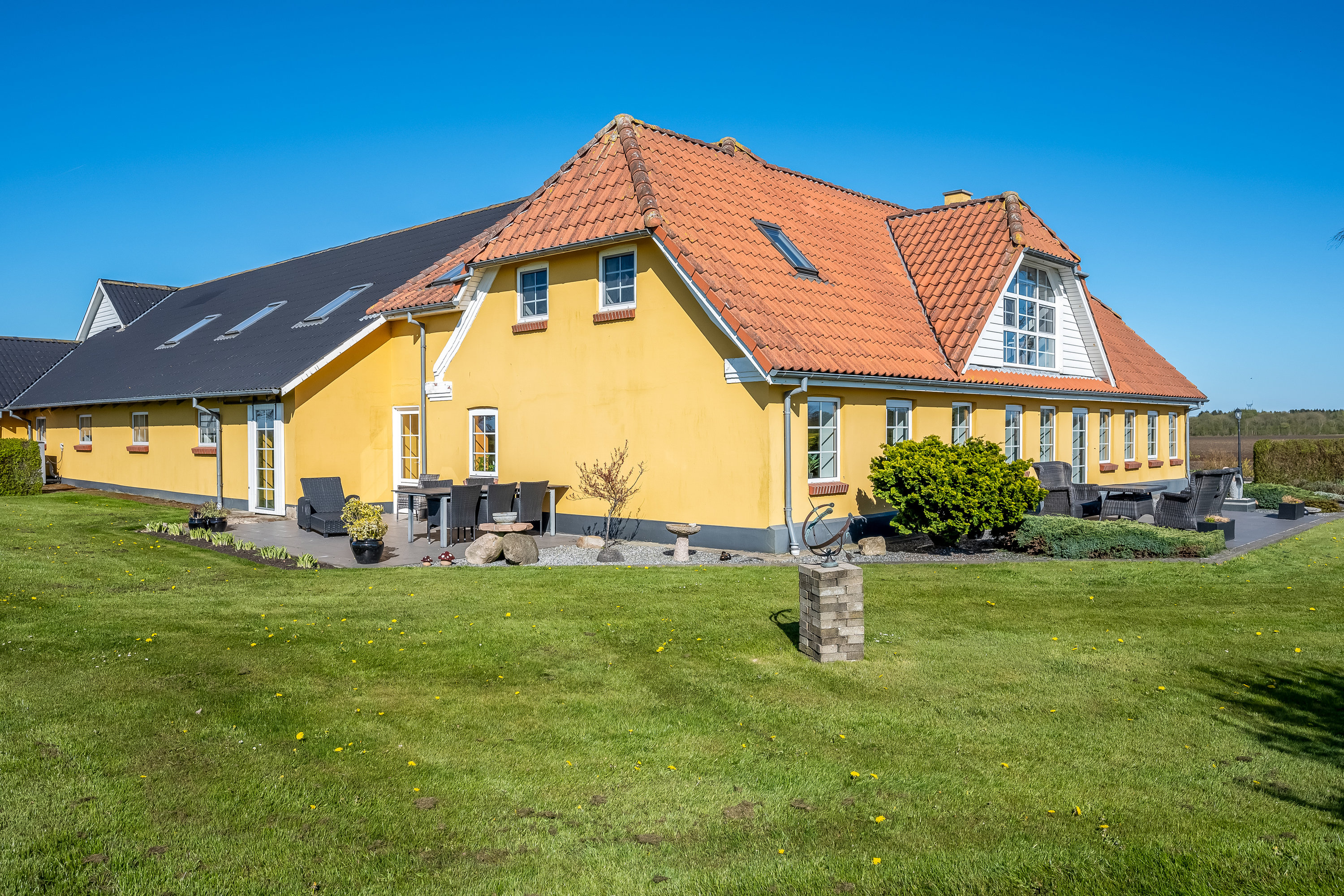 Fremhævet facade billede i fuldskærmstilstand. Billede af Bjalderupvej 5, Strellev, 6870 Ølgod