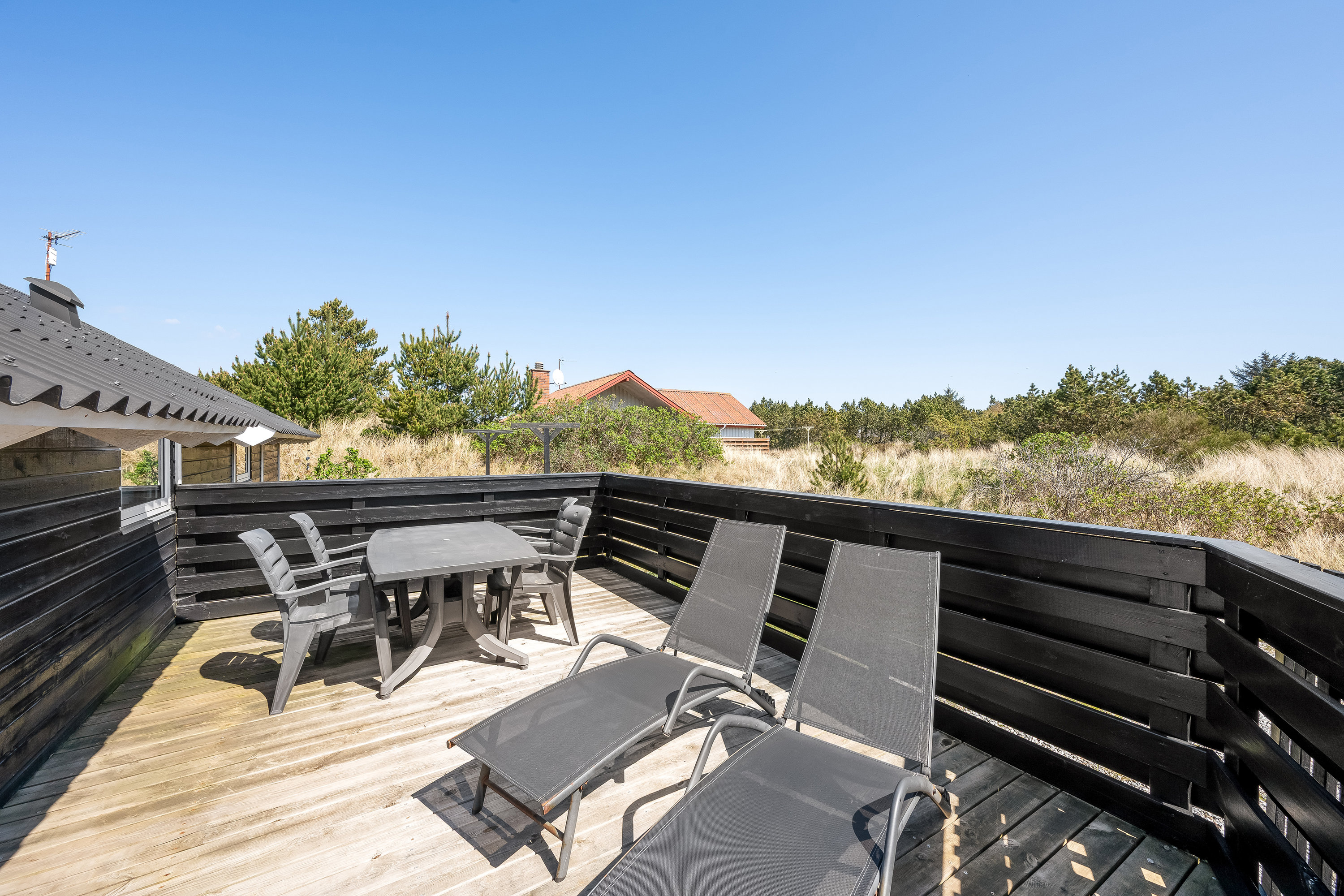 Fremhævet terrasse billede i fuldskærmstilstand. Billede af Bjerregårdsvej 152, Bjerregaard, 6960 Hvide Sande