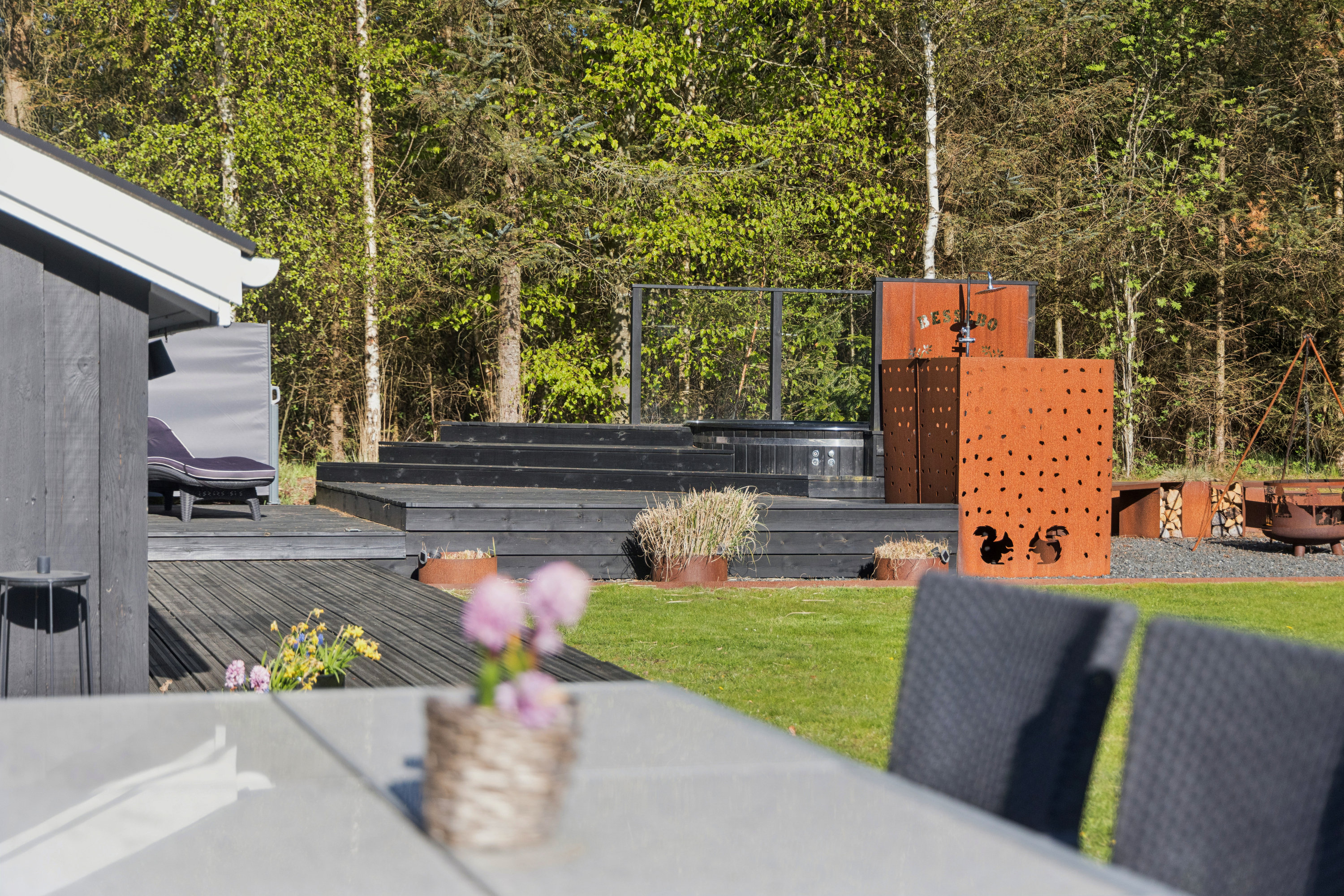 Fremhævet terrasse billede i fuldskærmstilstand. Billede af Hybenvænget 4, Koldkær, 9370 Hals