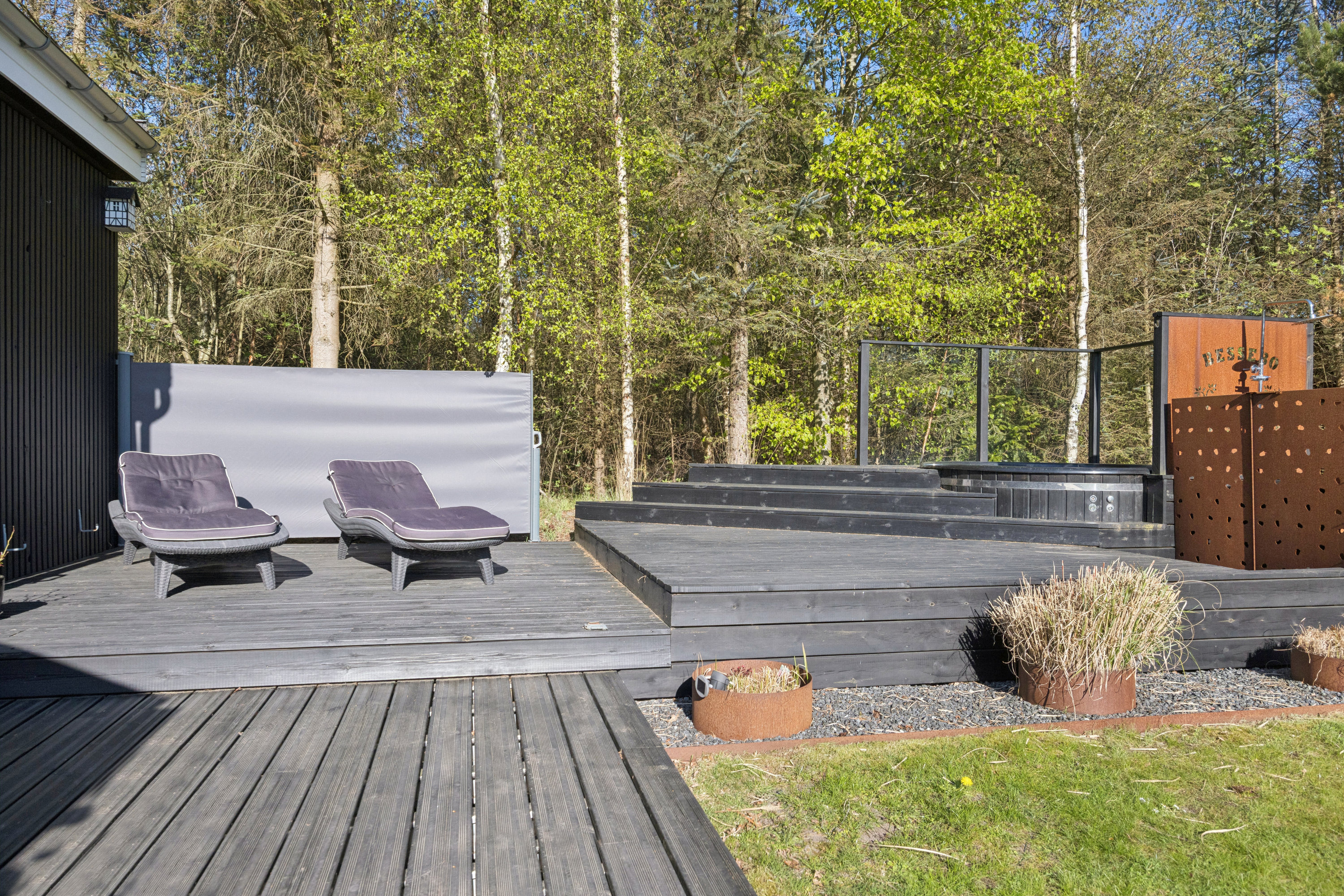 Fremhævet terrasse billede i fuldskærmstilstand. Billede af Hybenvænget 4, Koldkær, 9370 Hals