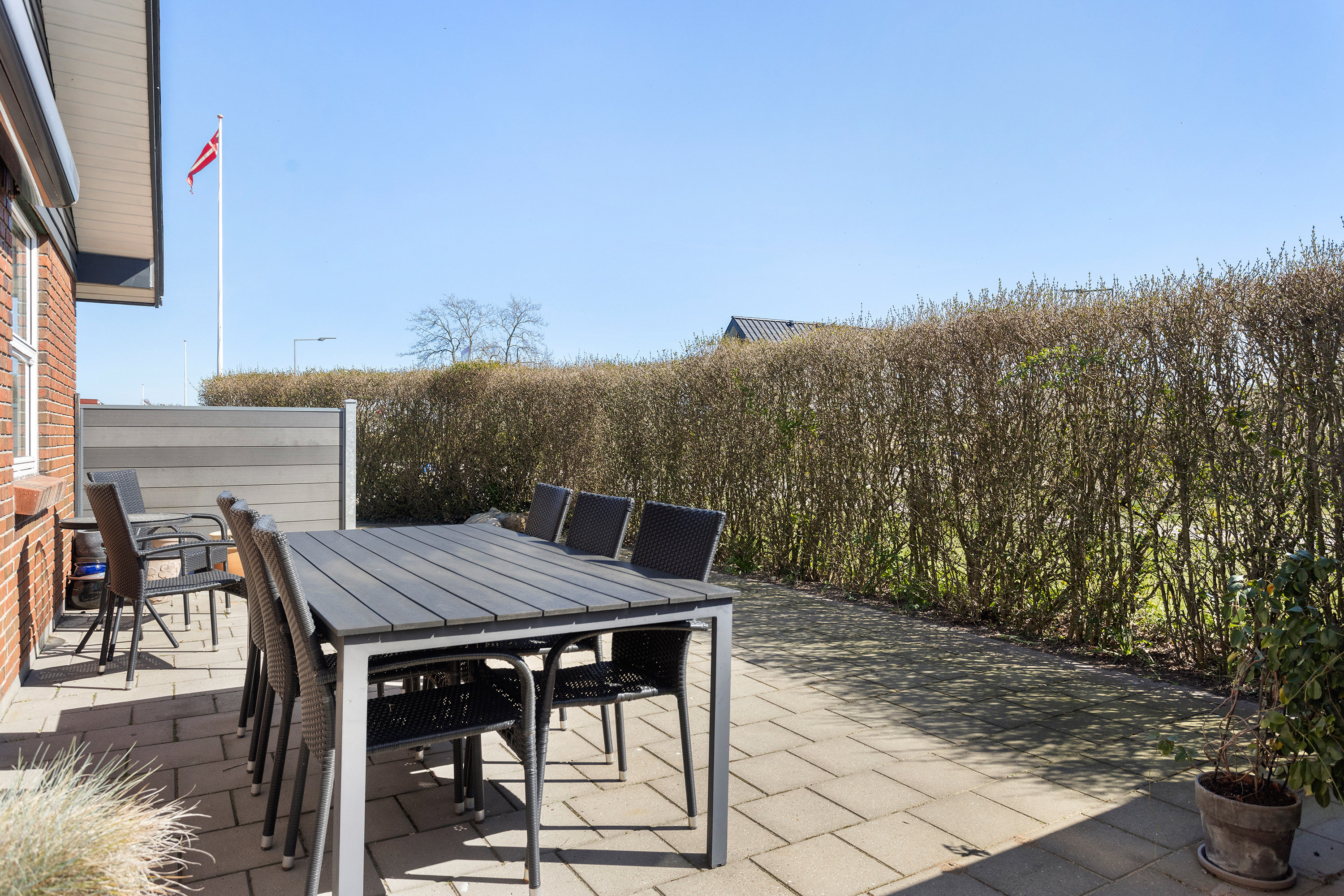 Fremhævet terrasse billede i fuldskærmstilstand. Billede af Peder Munks Vej 80, 9300 Sæby