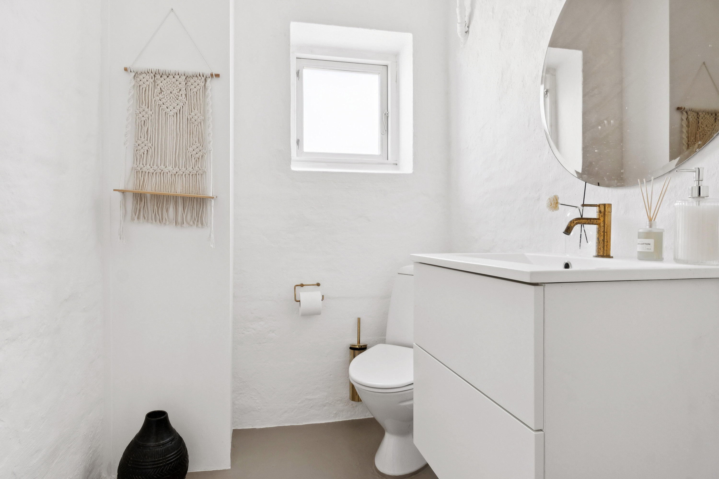 Fremhævet toilet billede i fuldskærmstilstand. Billede af Rosenvangs Allé 183, 8270 Højbjerg