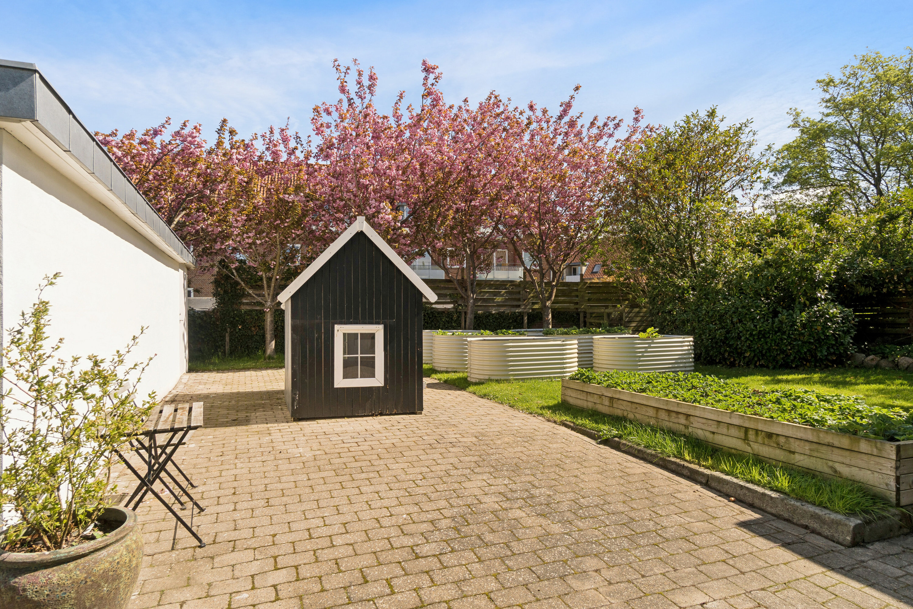 Fremhævet terrasse billede i fuldskærmstilstand. Billede af Rosenvangs Allé 183, 8270 Højbjerg