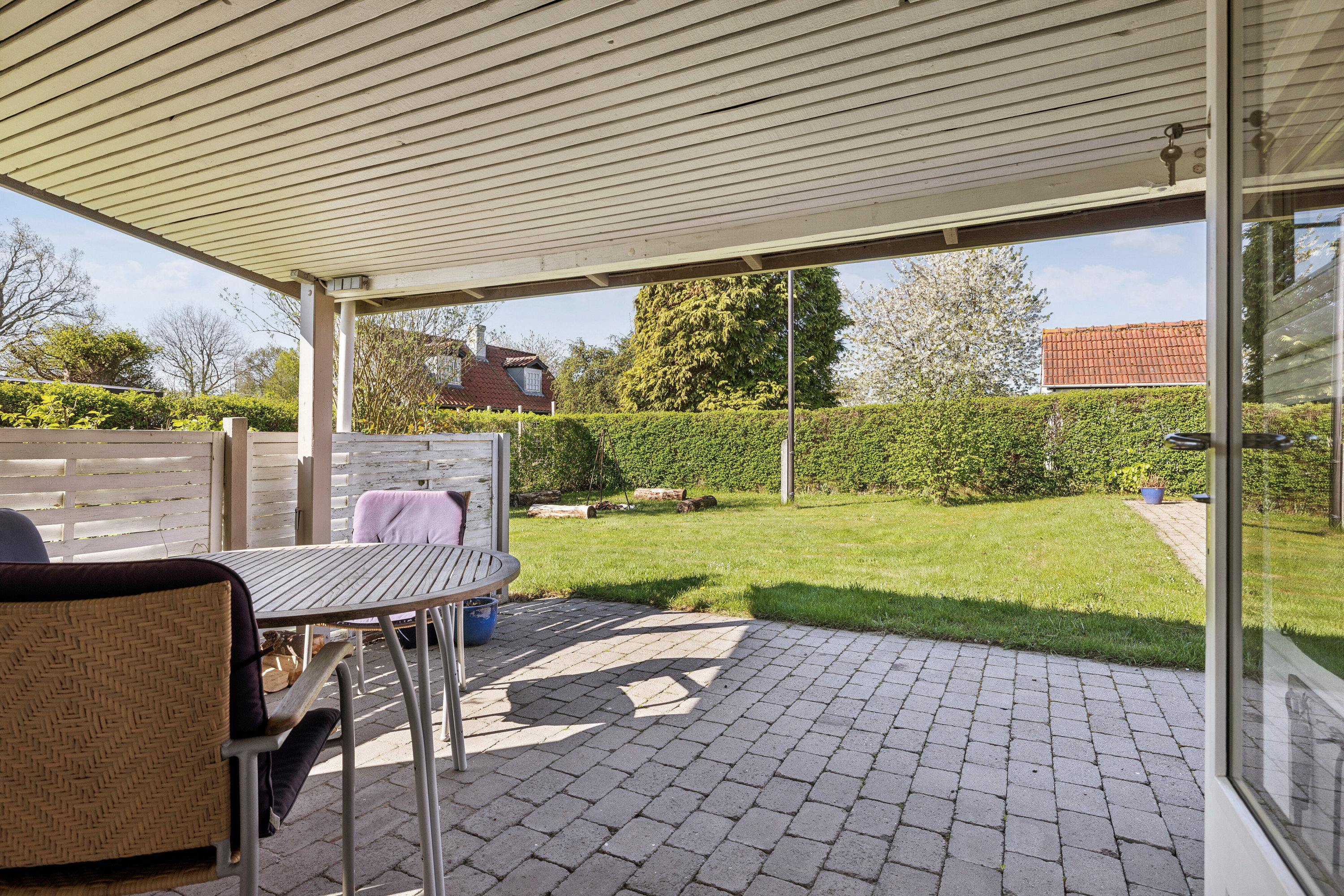 Fremhævet overdækket terrasse billede i fuldskærmstilstand. Billede af Granvænget 16, Slude Strand, 5871 Frørup