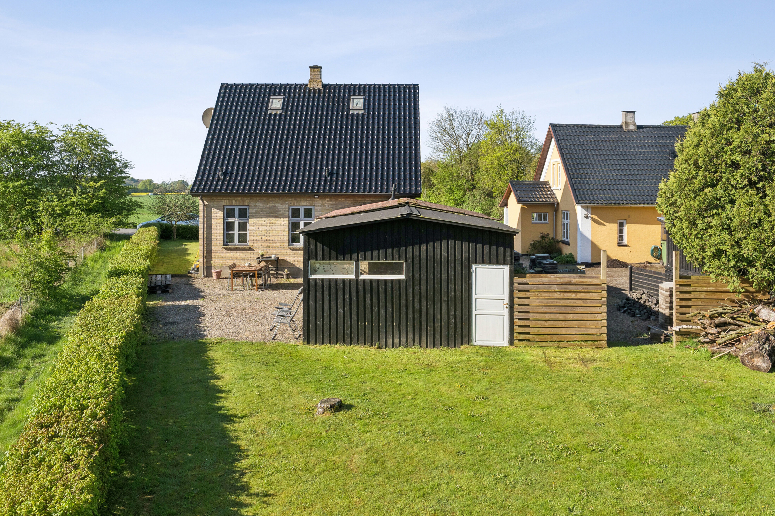 Fremhævet set fra haven billede i fuldskærmstilstand. Billede af Nyborgvej 16, Sødinge, 5750 Ringe