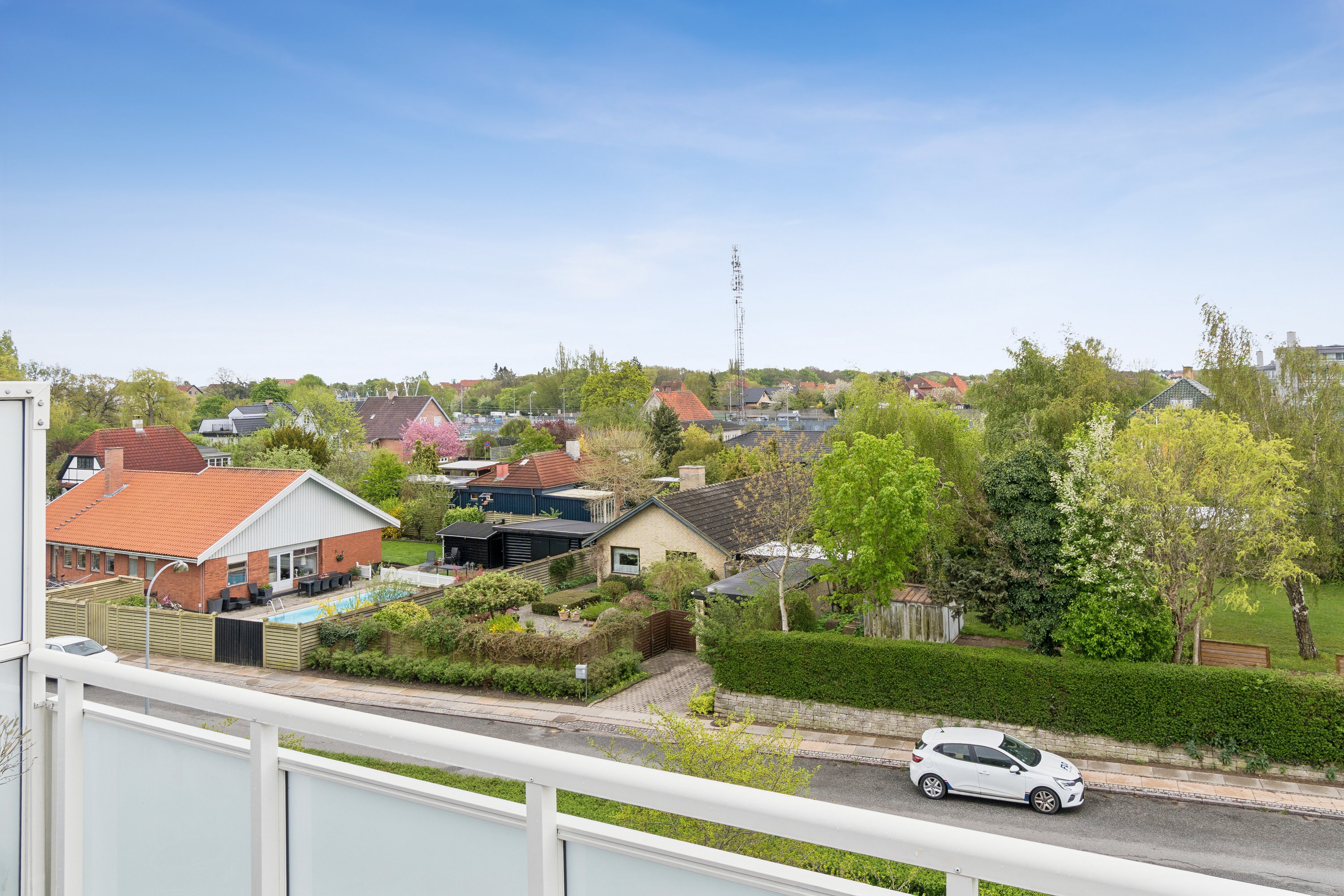 Fremhævet udendørs billede i fuldskærmstilstand. Billede af Næsborgvej 14, 2. th., 2650 Hvidovre
