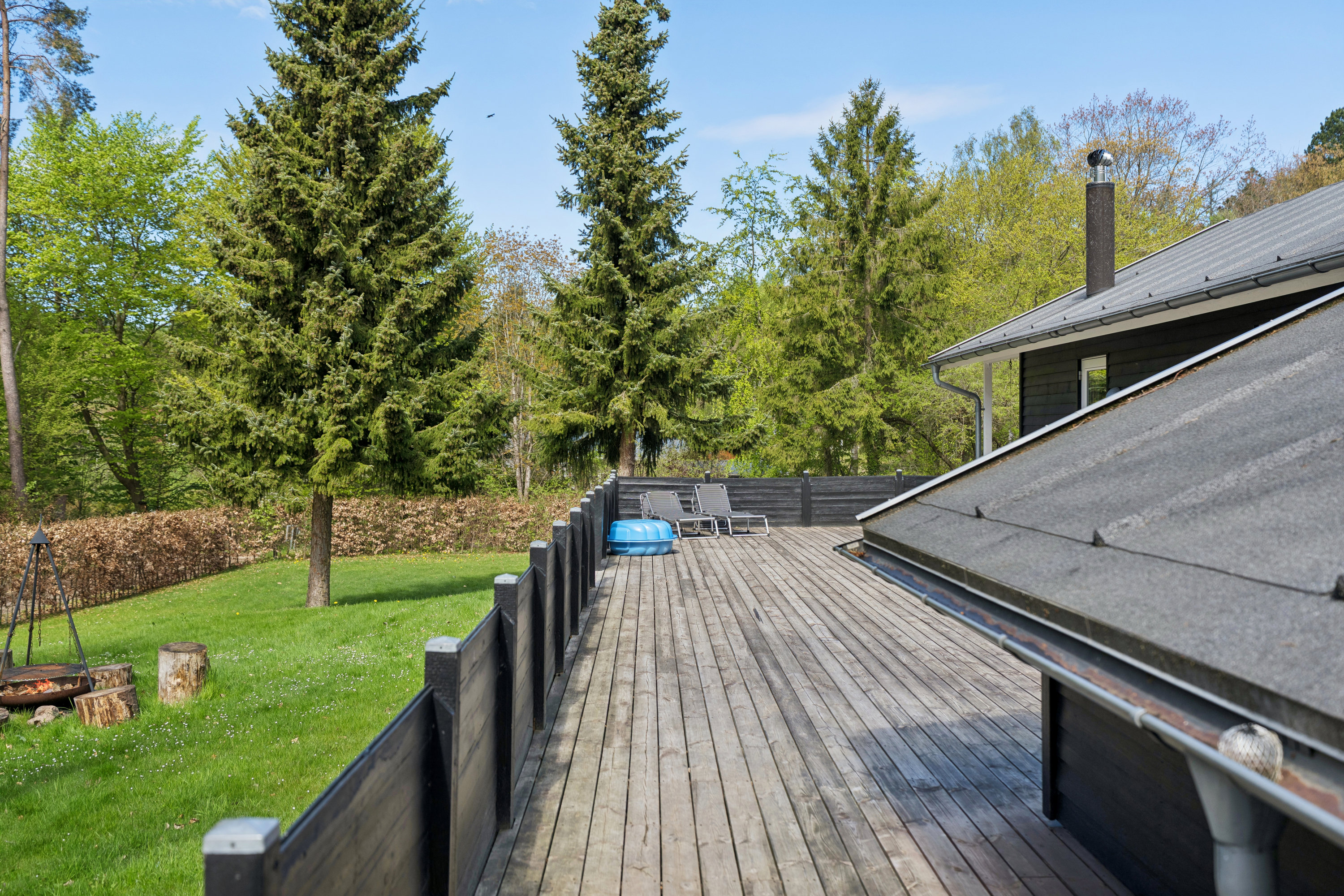 Fremhævet terrasse billede i fuldskærmstilstand. Billede af Lupinvej 1, Femmøller Bakker, 8400 Ebeltoft