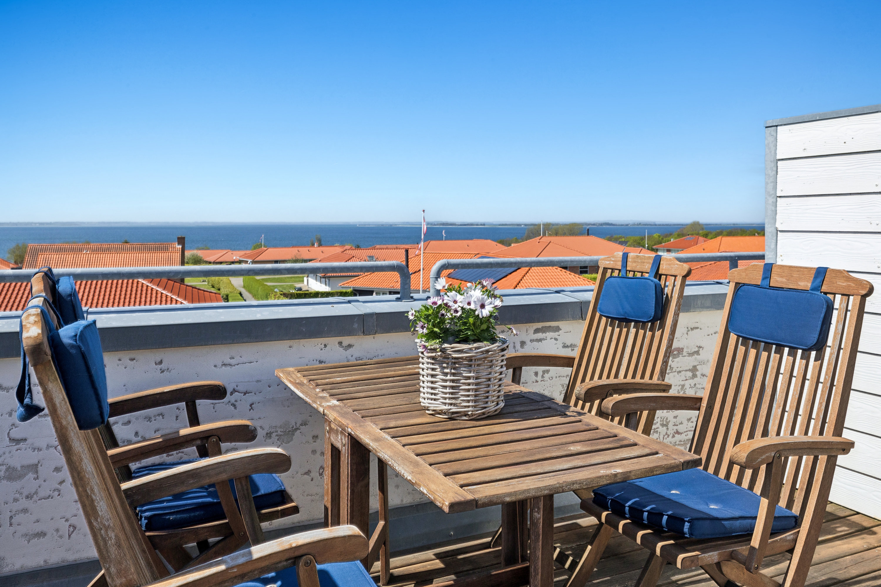 Fremhævet terrasse billede i fuldskærmstilstand. Billede af Græsholmvænget 8, st.., 5610 Assens