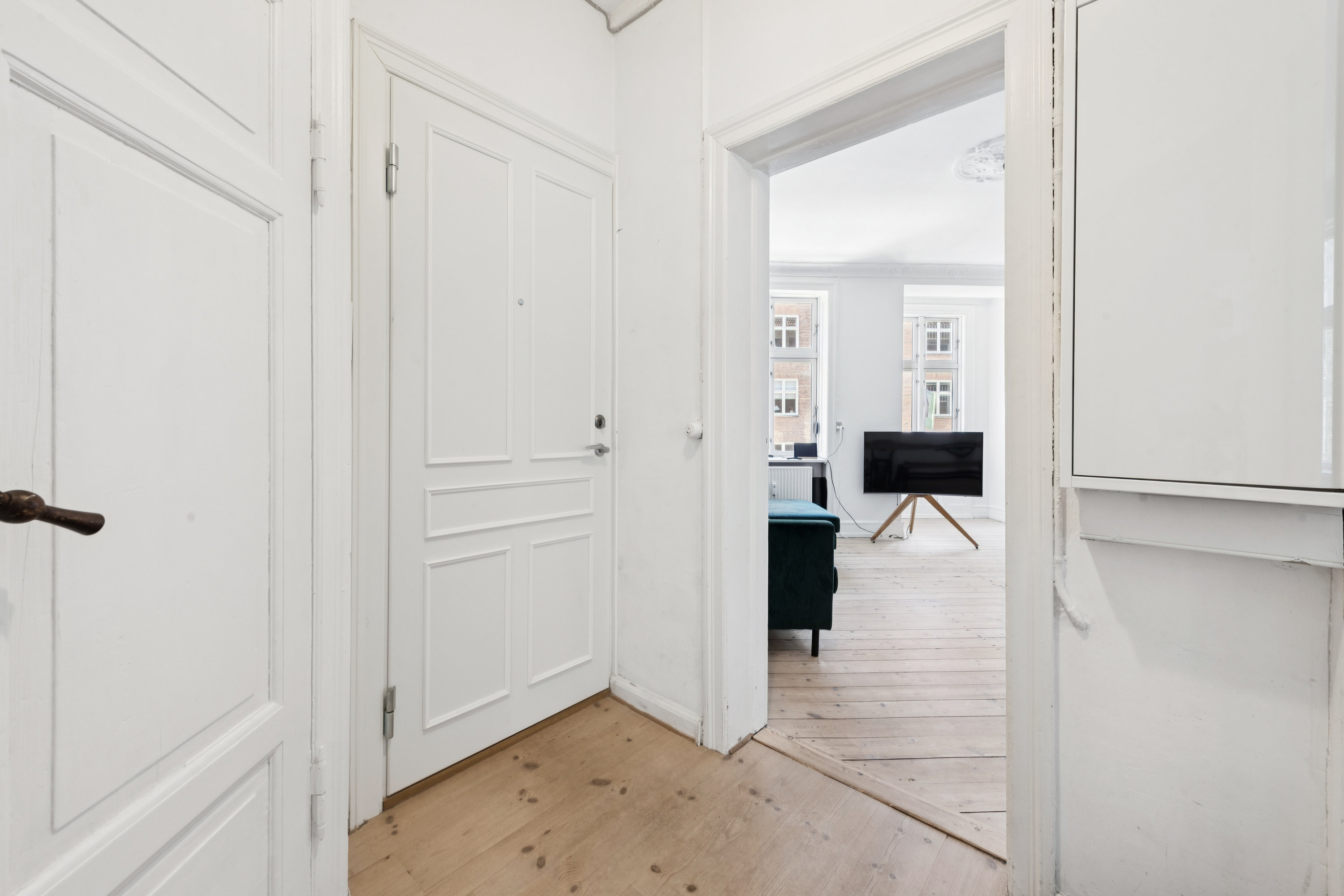 Fremhævet entré billede i fuldskærmstilstand. Billede af Trekronergade 2, 2. tv., 2500 Valby
