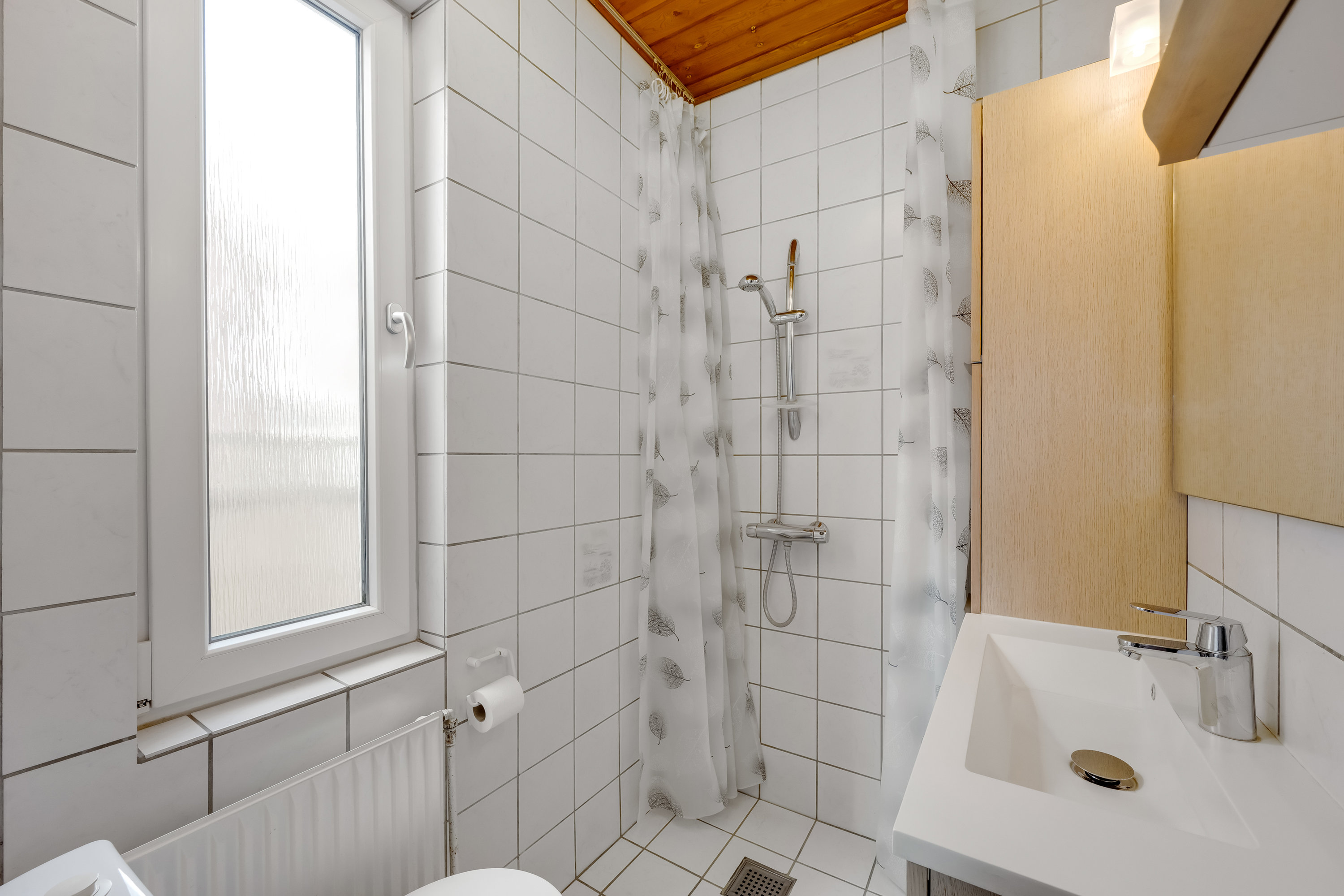 Fremhævet badeværelse billede i fuldskærmstilstand. Billede af Vejlevej 13, 6880 Tarm