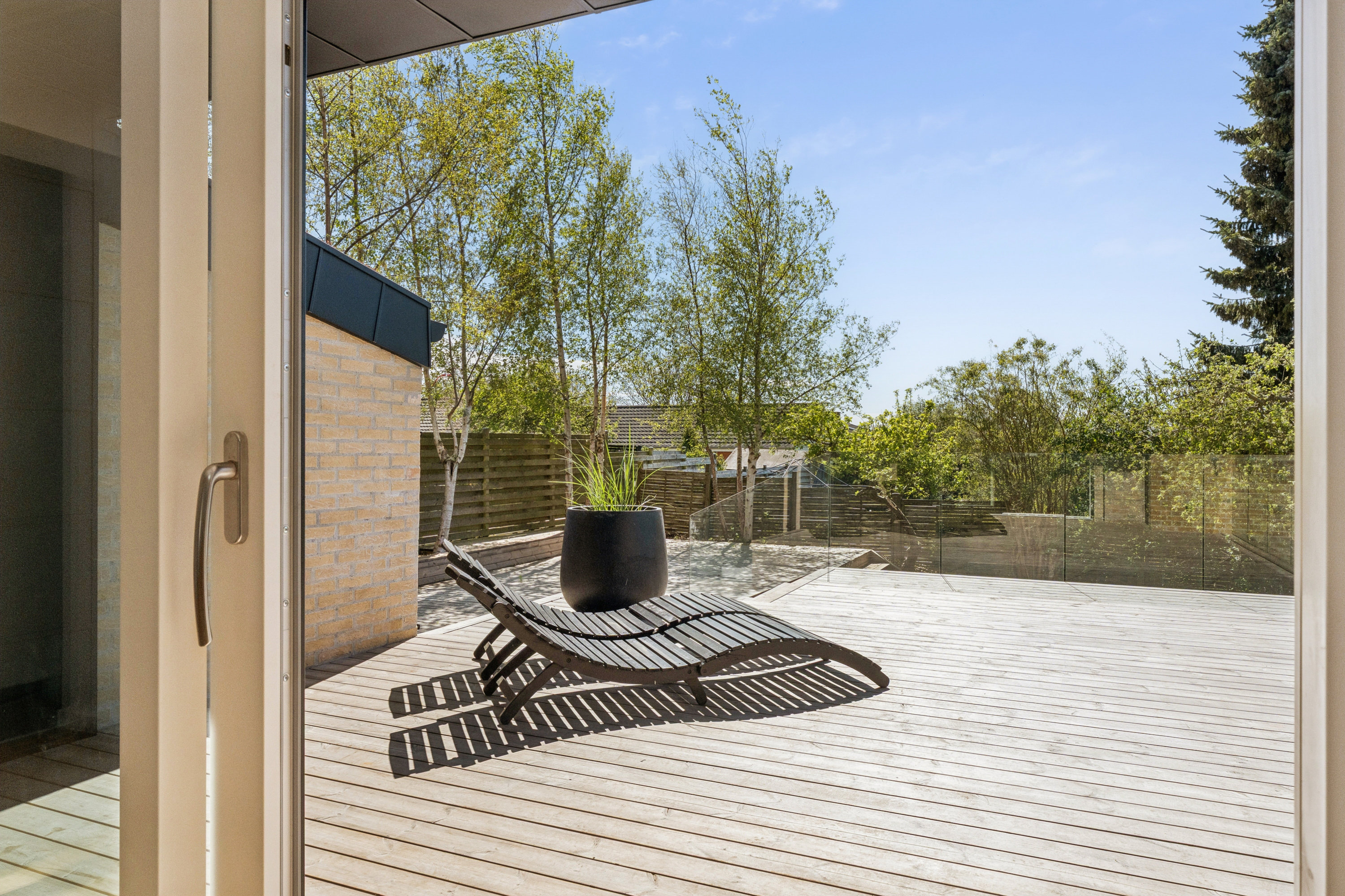 Fremhævet terrasse billede i fuldskærmstilstand. Billede af Fasanvej 8, Frydendal, 9000 Aalborg