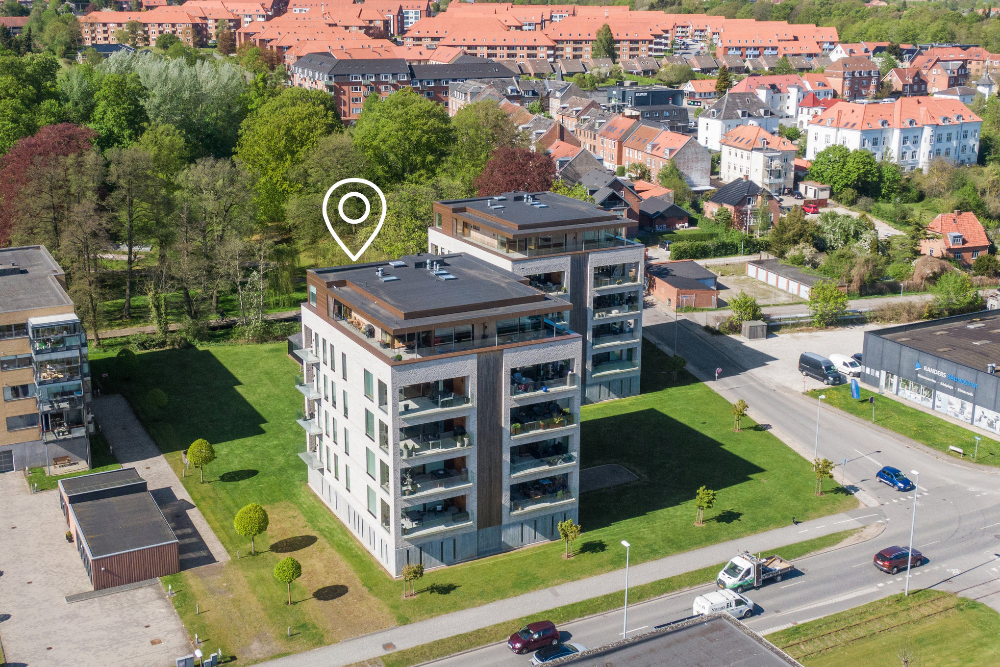 Fremhævet luftfoto billede i fuldskærmstilstand. Billede af Fjordgade 12, 3. th., 8930 Randers NØ