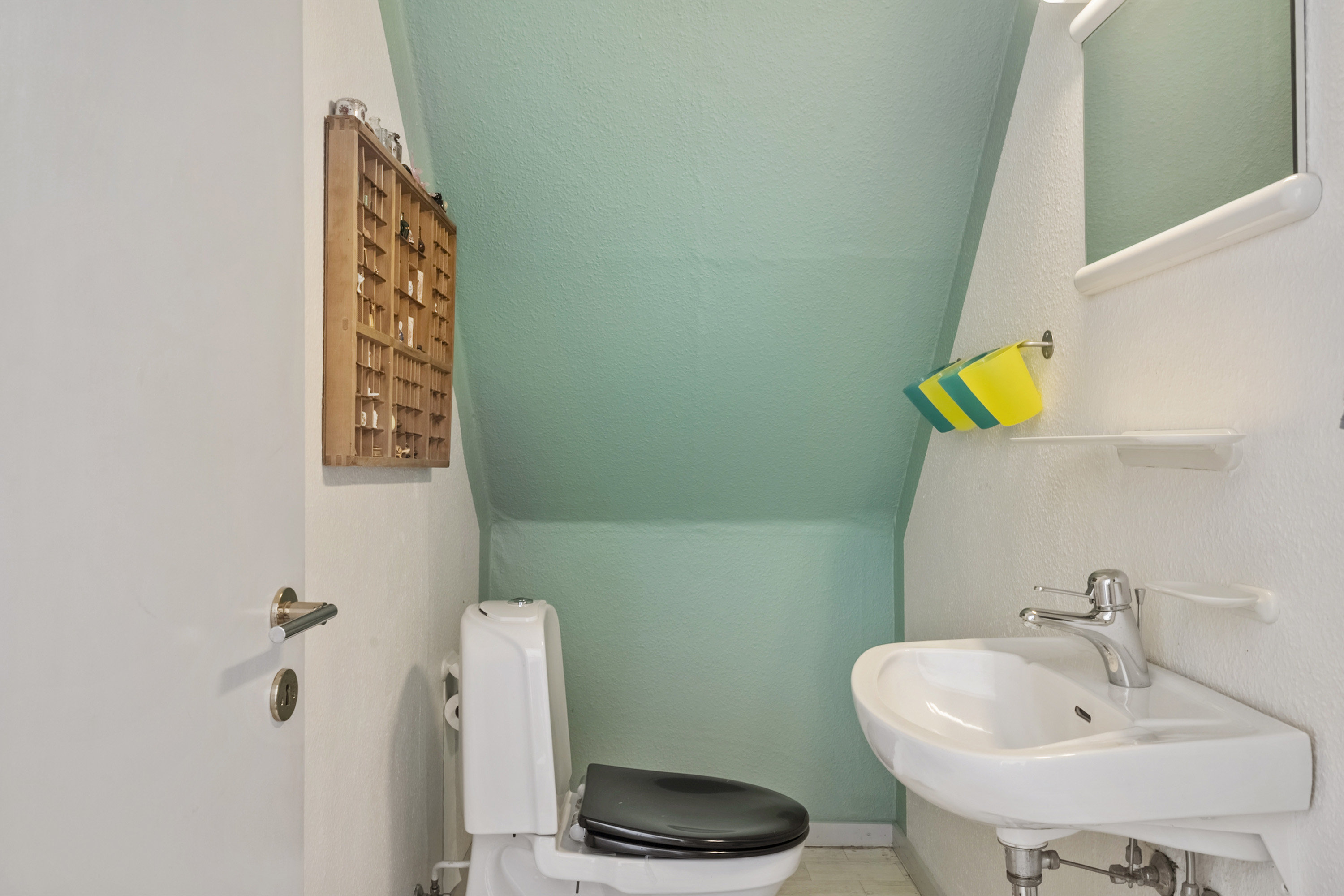 Fremhævet toilet billede i fuldskærmstilstand. Billede af Tranevej 12, 7600 Struer