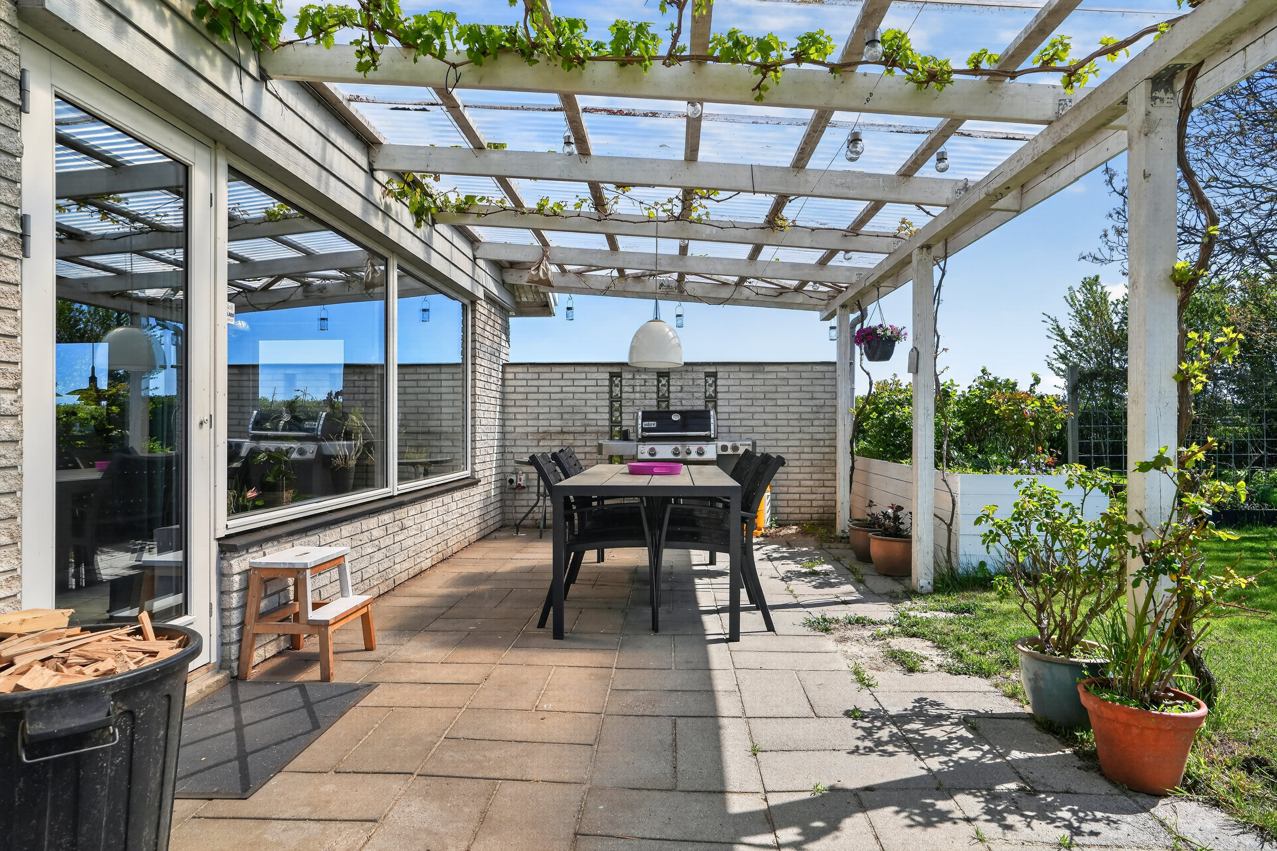 Fremhævet terrasse billede i fuldskærmstilstand. Billede af Egernvej 11, Udby, 4300 Holbæk