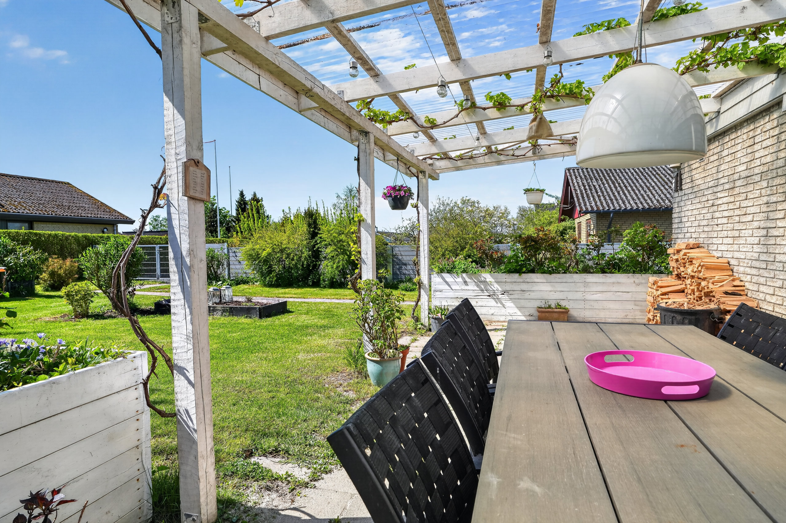 Fremhævet terrasse billede i fuldskærmstilstand. Billede af Egernvej 11, Udby, 4300 Holbæk