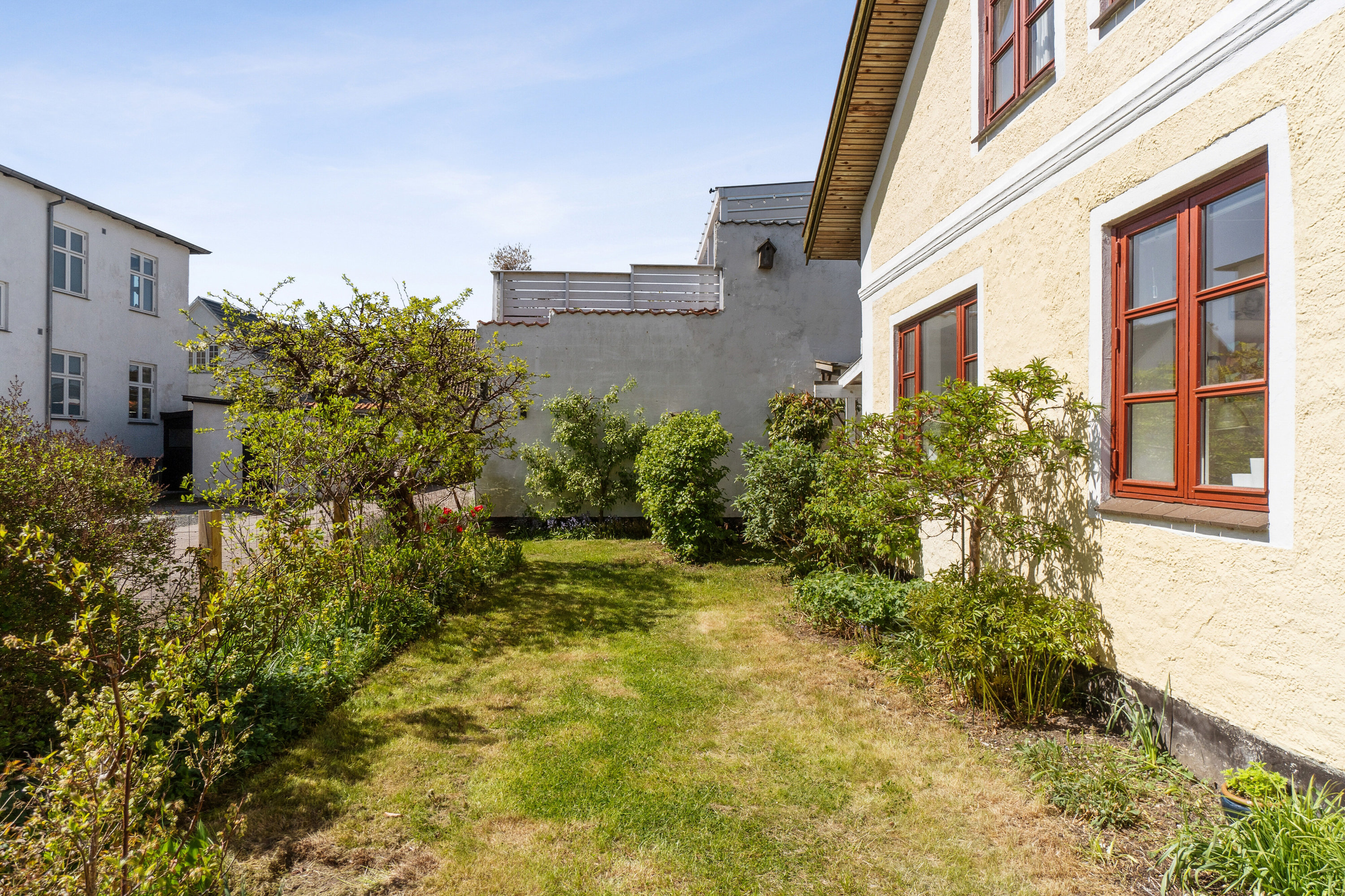 Fremhævet set fra haven billede i fuldskærmstilstand. Billede af Søvænget 13, 3100 Hornbæk
