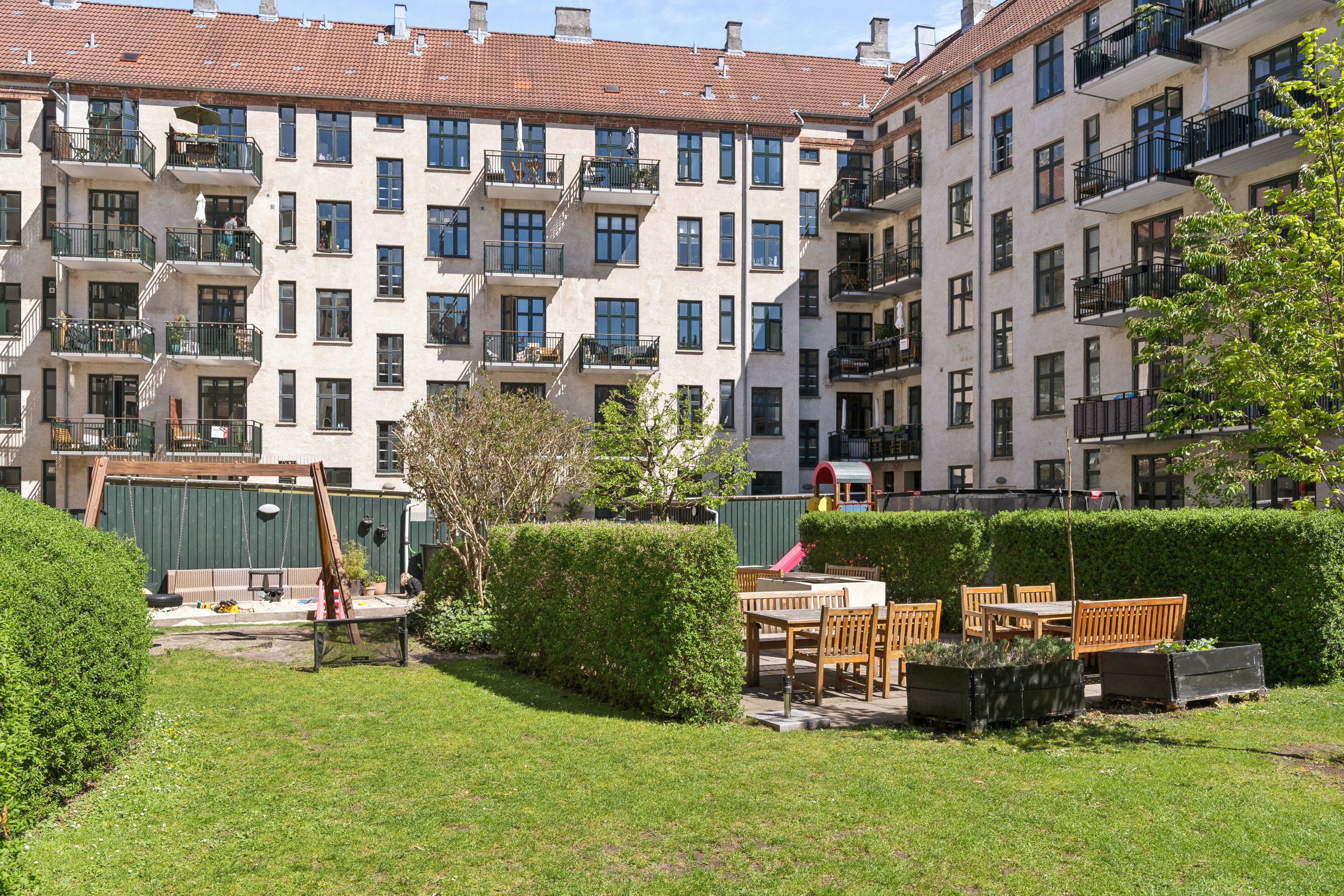 Fremhævet gårdmiljø billede i fuldskærmstilstand. Billede af Nordre Fasanvej 158, 2. th., 2000 Frederiksberg