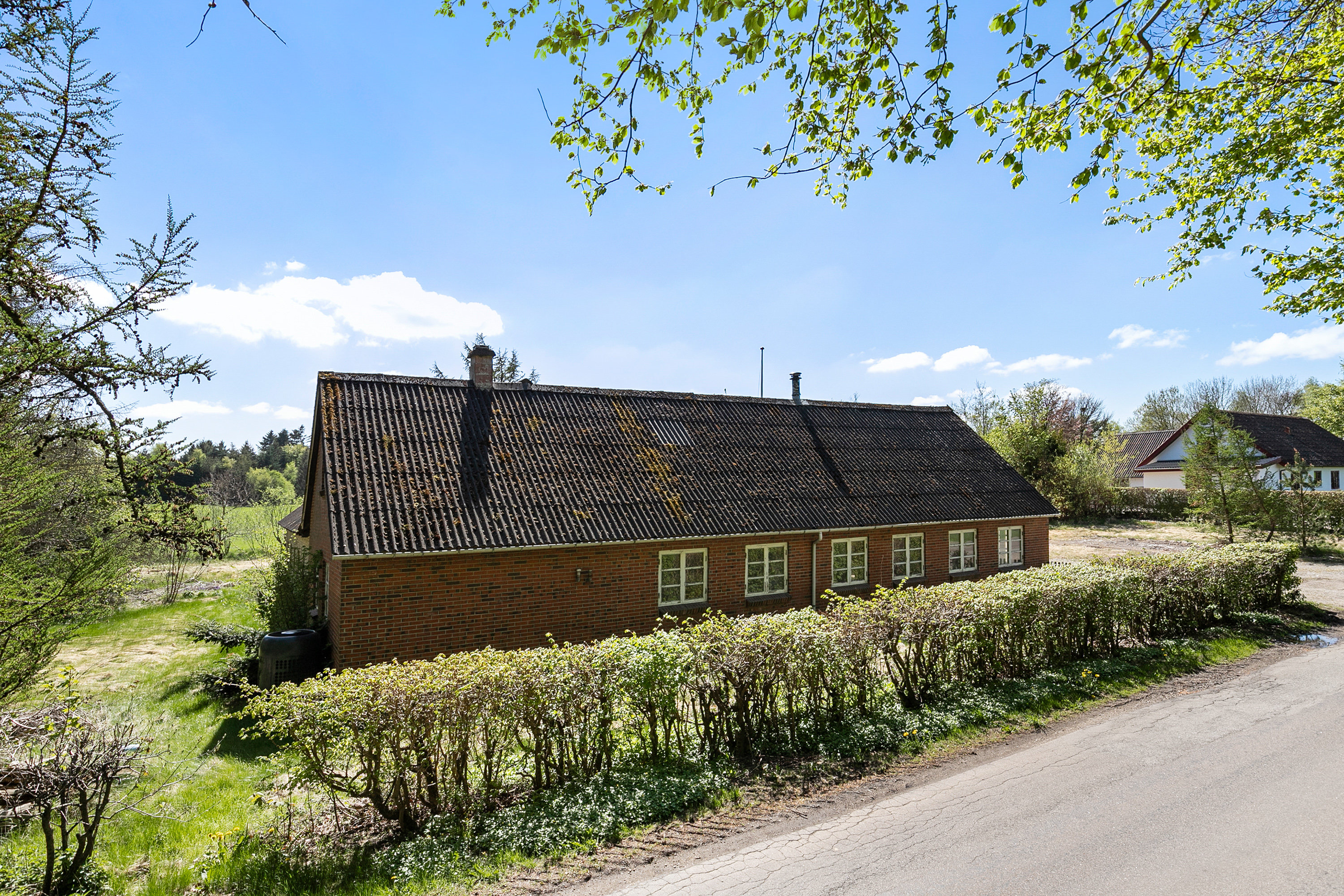 Fremhævet facade billede i fuldskærmstilstand. Billede af Lyngsøvej 55, Mariendal, 9240 Nibe
