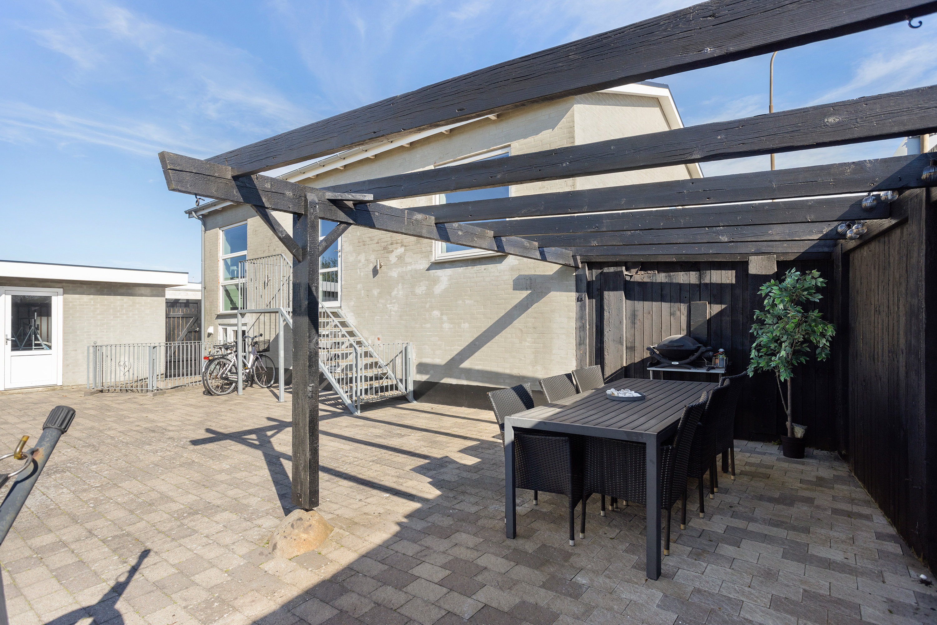 Fremhævet overdækket terrasse billede i fuldskærmstilstand. Billede af Odensegade 1, 9900 Frederikshavn