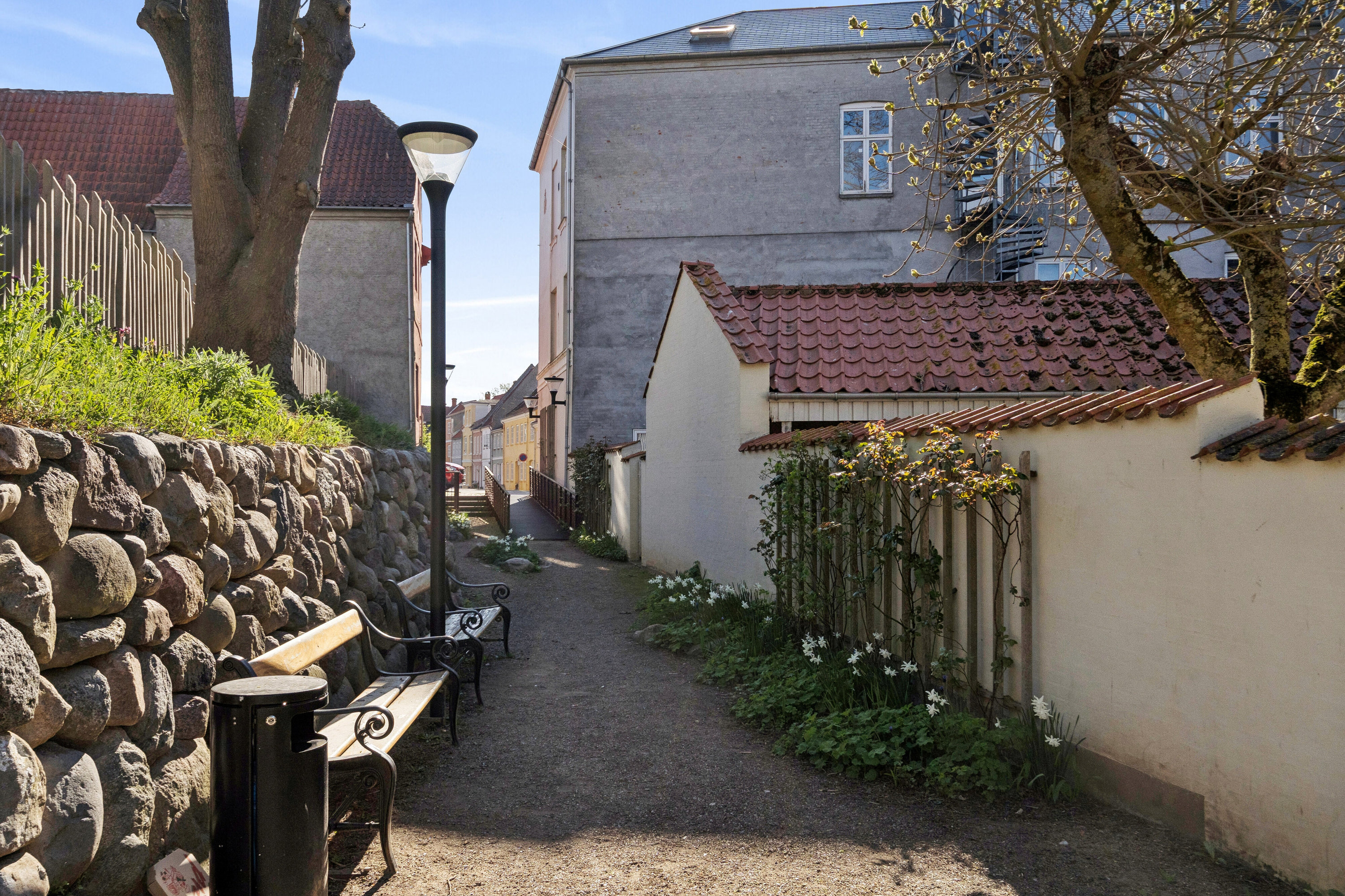 Fremhævet udendørs billede i fuldskærmstilstand. Billede af Adelgade 6, st.. 1., 5800 Nyborg