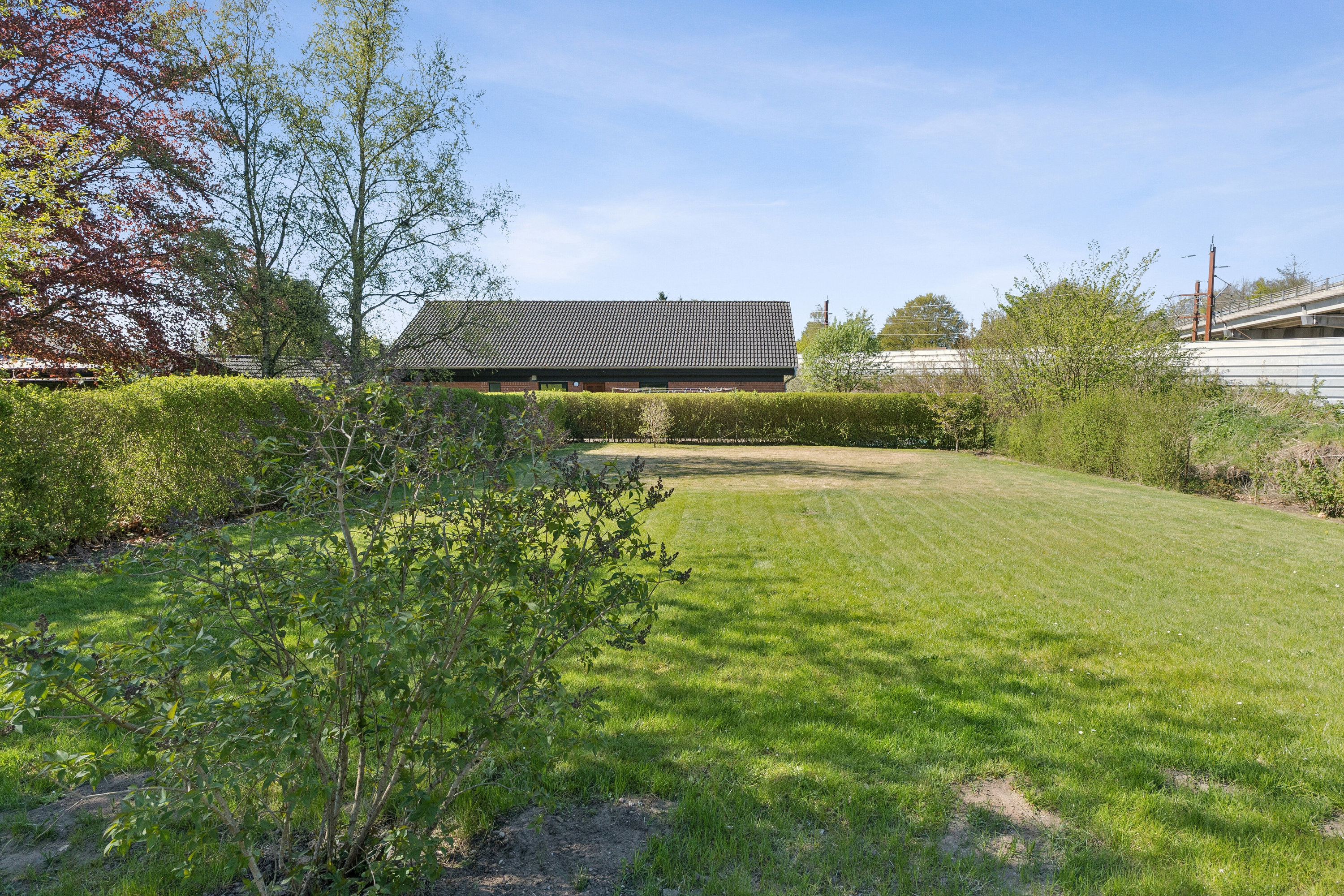 Fremhævet udendørs billede i fuldskærmstilstand. Billede af Løsningvej 27, 8722 Hedensted