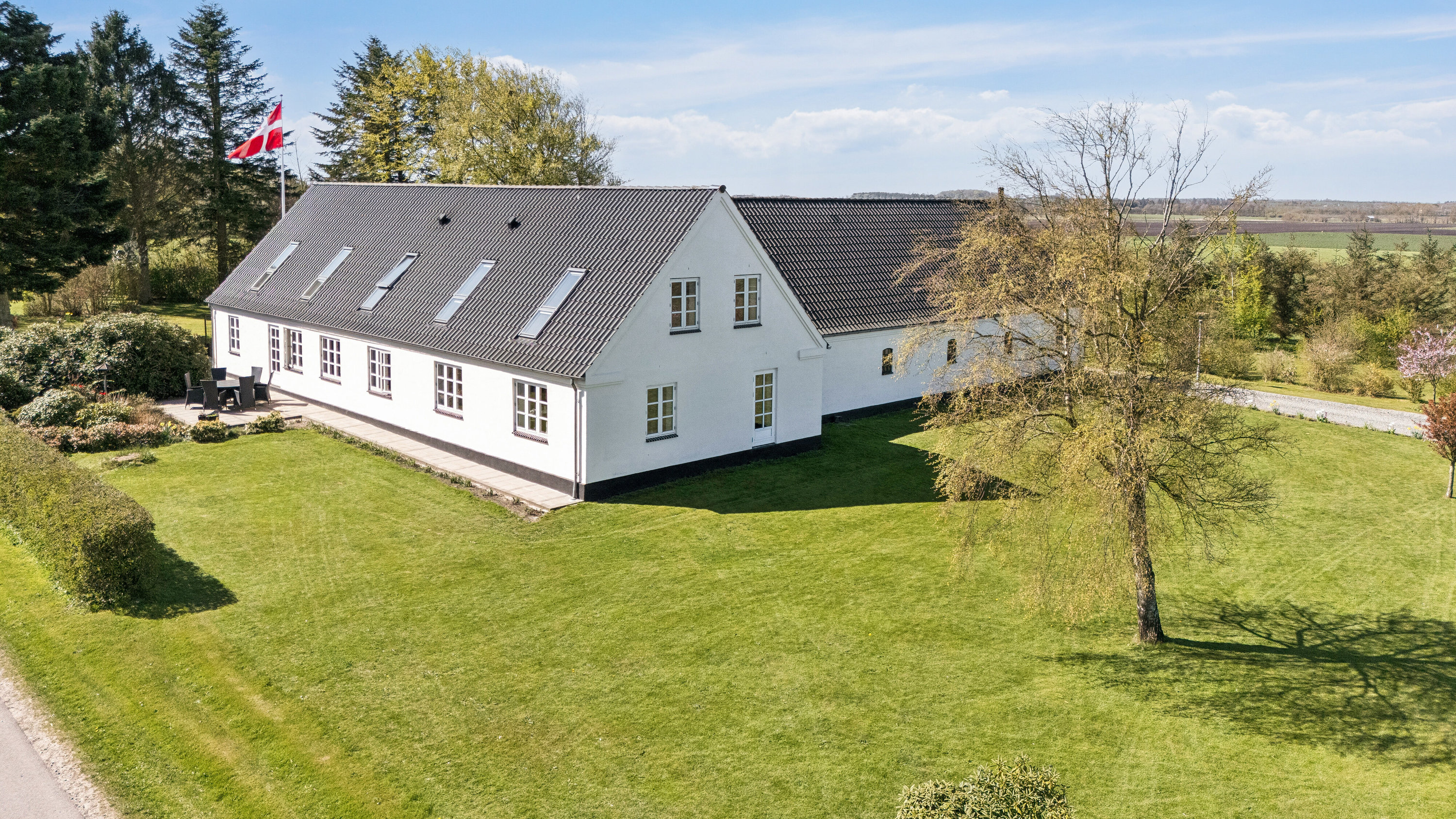 Fremhævet set fra haven billede i fuldskærmstilstand. Billede af Bollervej 160, 9830 Tårs