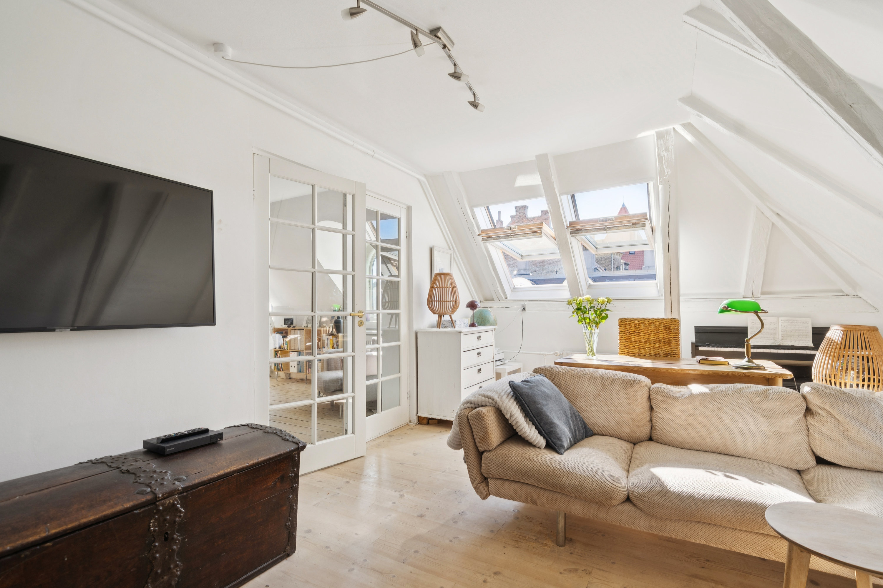 Fremhævet stue billede i fuldskærmstilstand. Billede af Gammel Kongevej 142, 4. tv., 1850 Frederiksberg C