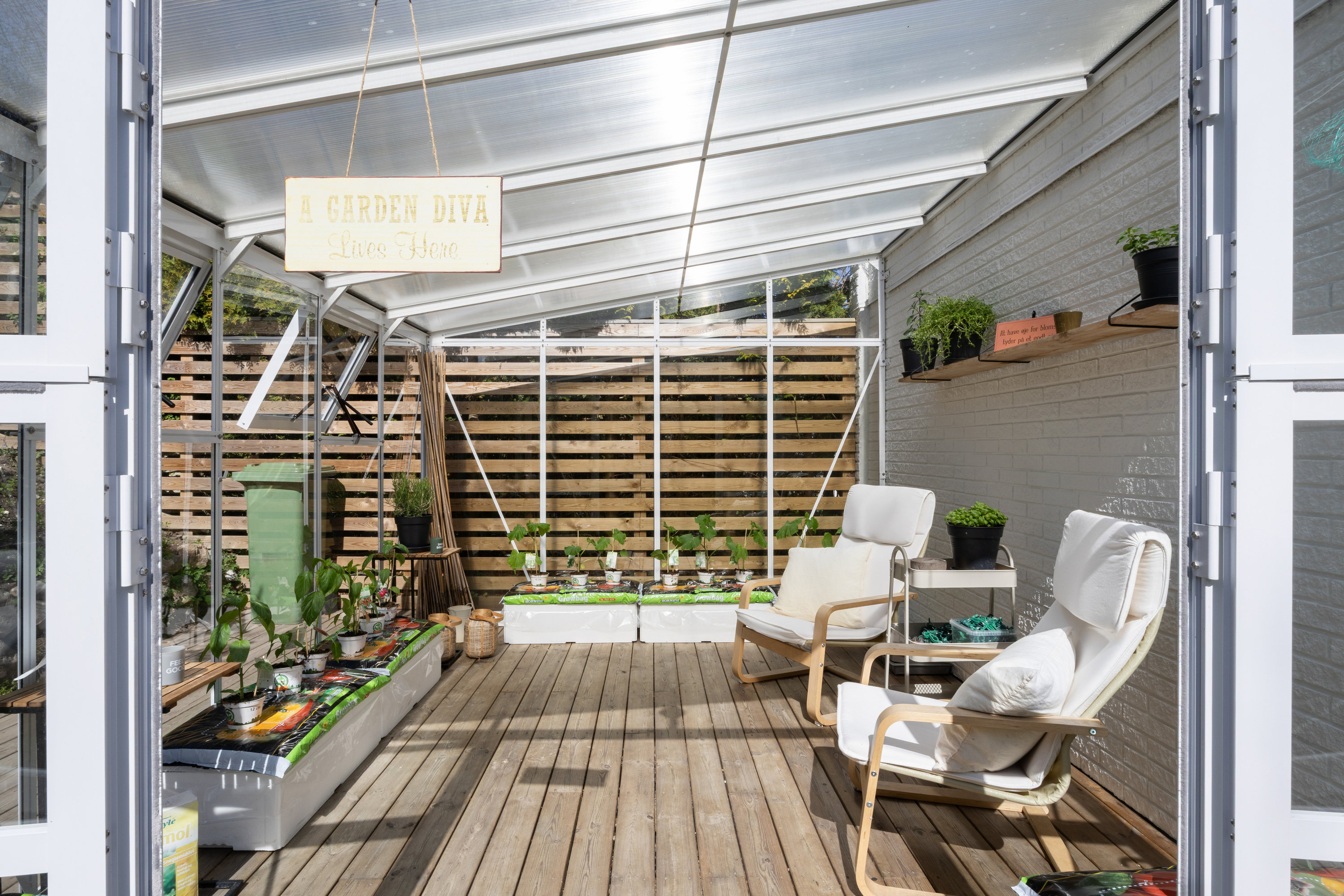Fremhævet terrasse billede i fuldskærmstilstand. Billede af Solhegnet 28, 2670 Greve