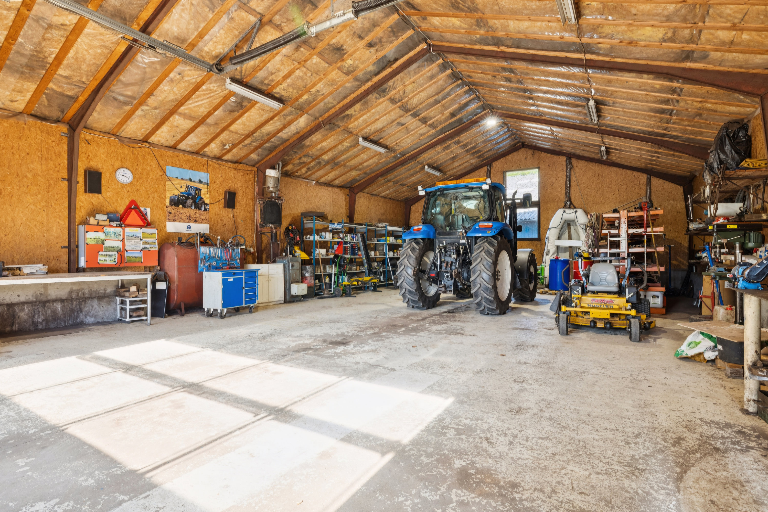 Fremhævet garage billede i fuldskærmstilstand. Billede af Sundstrupvej 10, Tolstrup, 8832 Skals