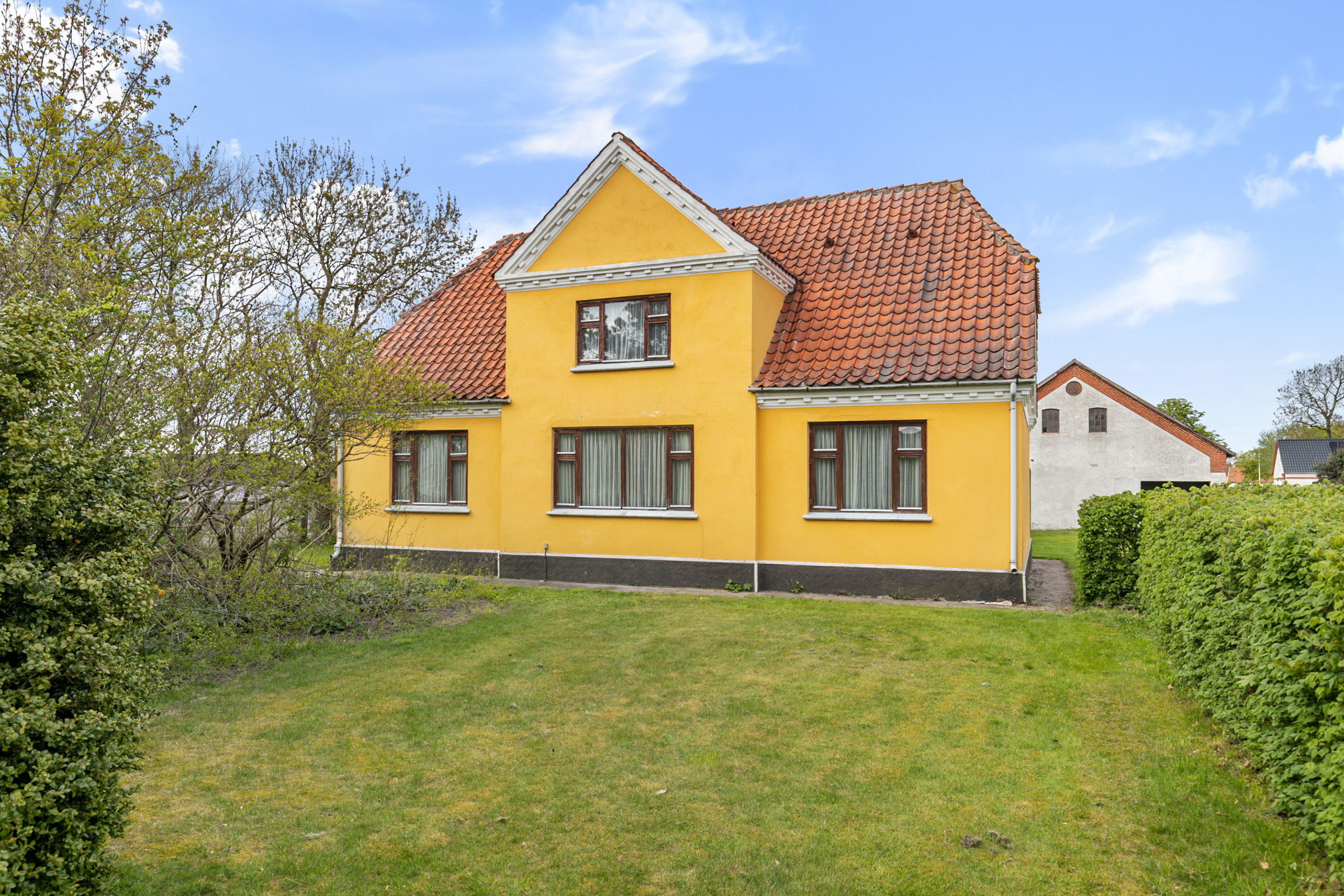 Fremhævet facade billede i fuldskærmstilstand. Billede af Thorup Strandvej 29, V Thorup, 9690 Fjerritslev