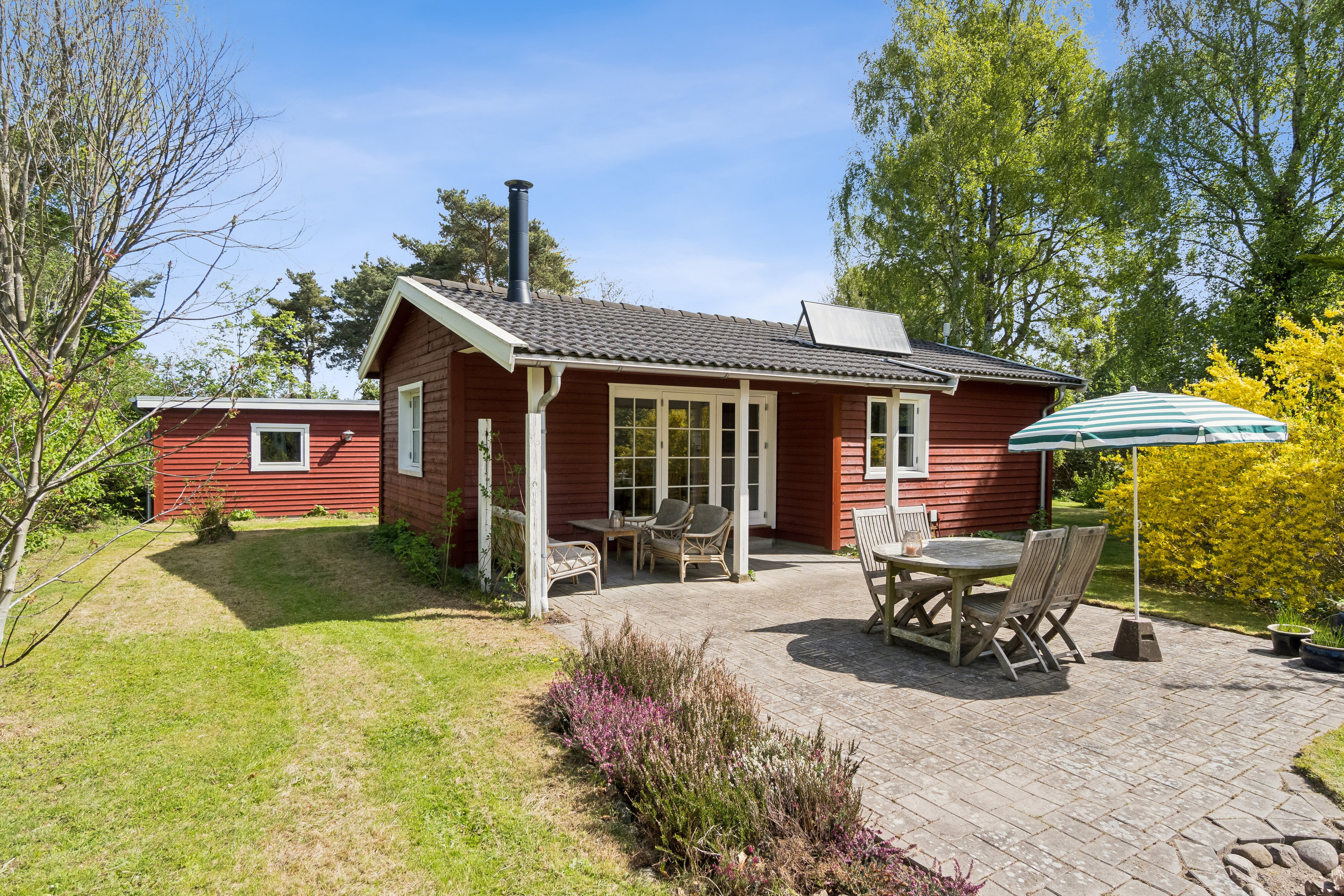 Fremhævet terrasse billede i fuldskærmstilstand. Billede af Risesvej 13, Melby Enghave, 3370 Melby