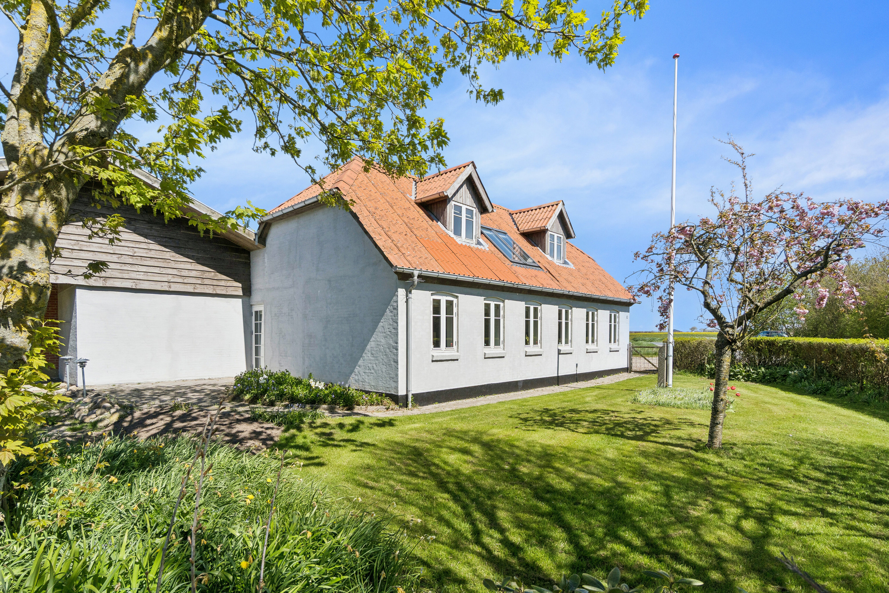 Fremhævet set fra haven billede i fuldskærmstilstand. Billede af Klostermøllevej 71, 7770 Vestervig