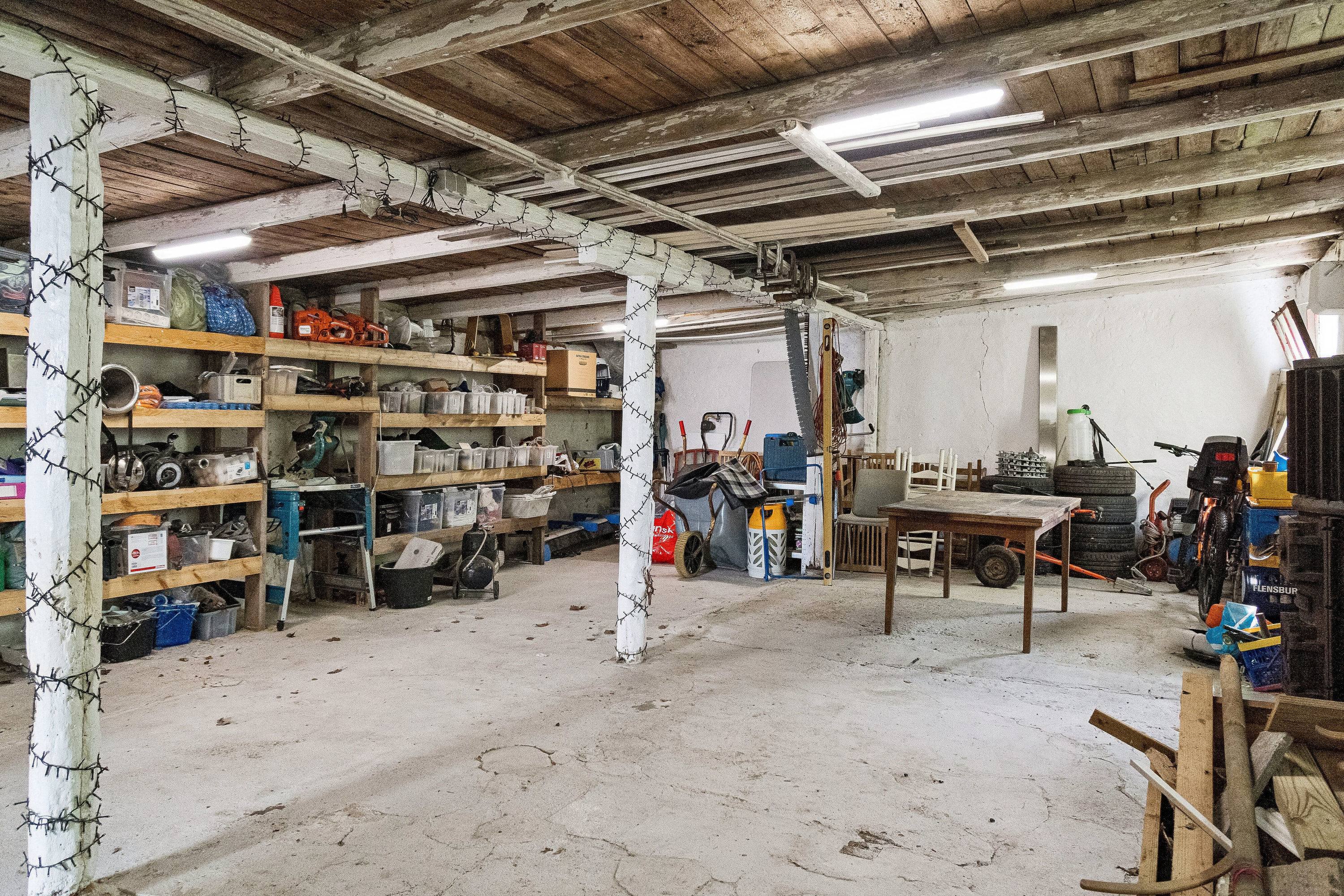 Fremhævet garage billede i fuldskærmstilstand. Billede af Kongenshøj 13, Holbøl, 6340 Kruså