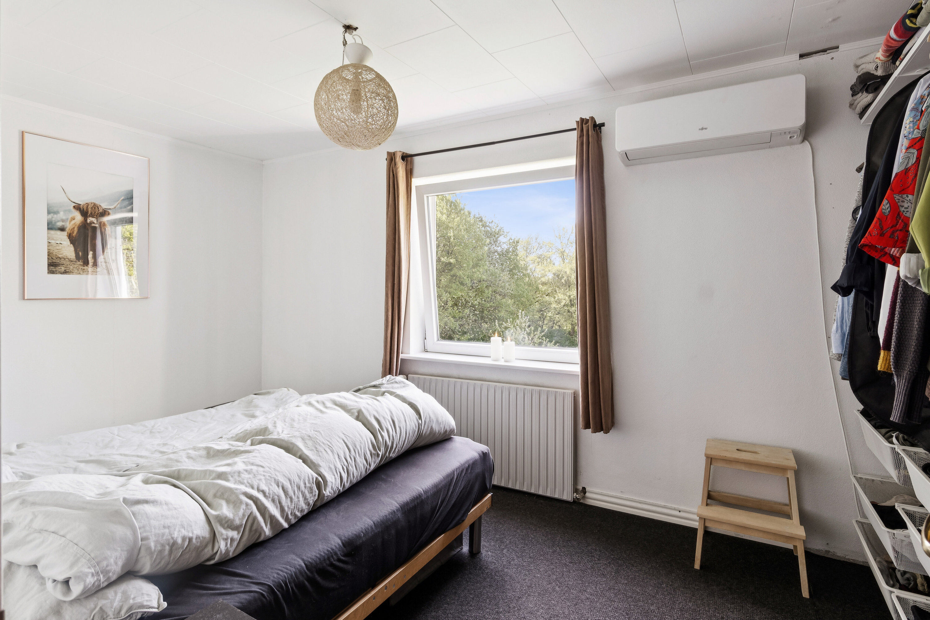 Fremhævet soveværelse billede i fuldskærmstilstand. Billede af Kongenshøj 13, Holbøl, 6340 Kruså