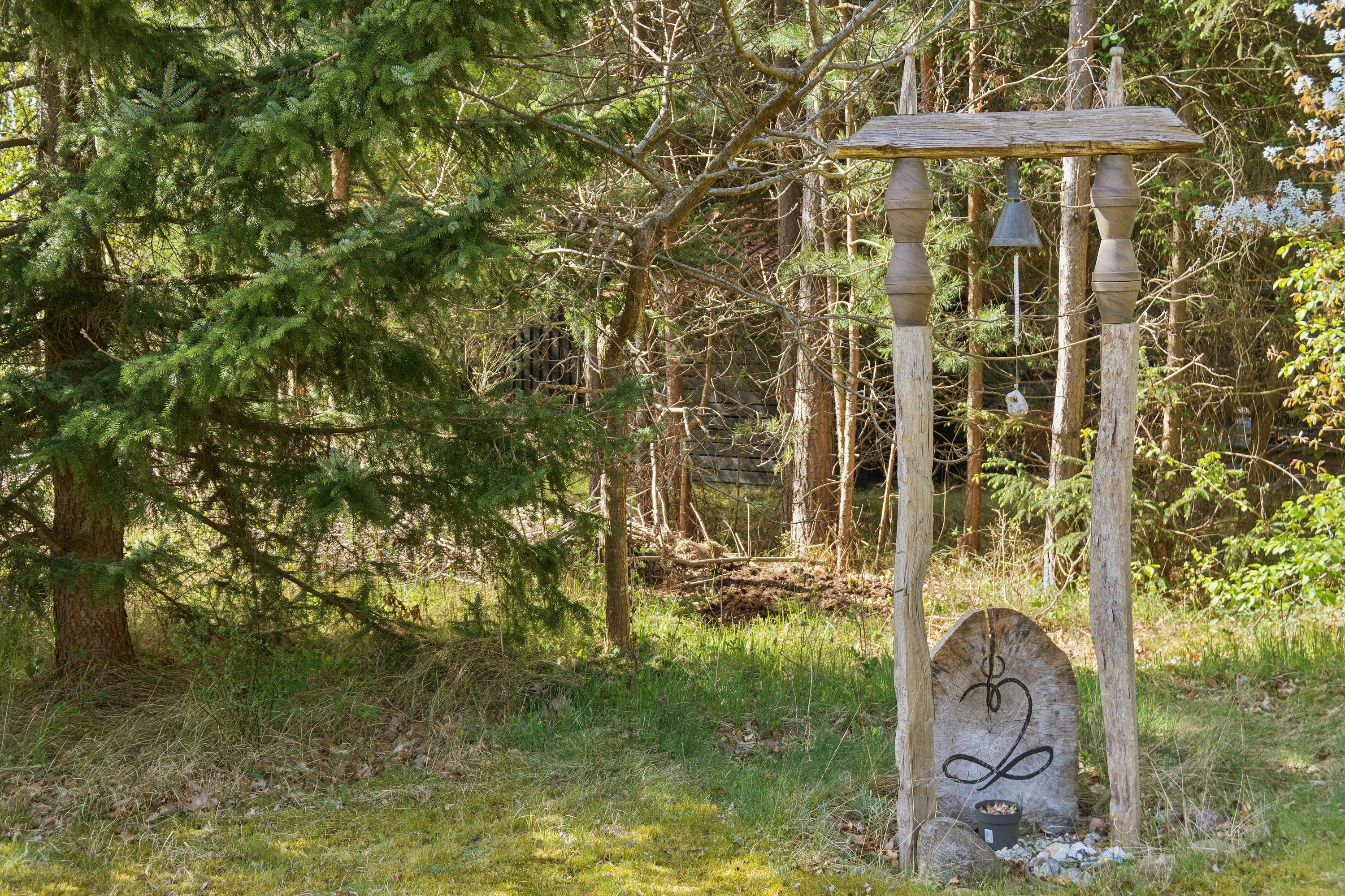 Fremhævet udendørs billede i fuldskærmstilstand. Billede af Solhegnet 12, Ellinge Lyng, 4573 Højby