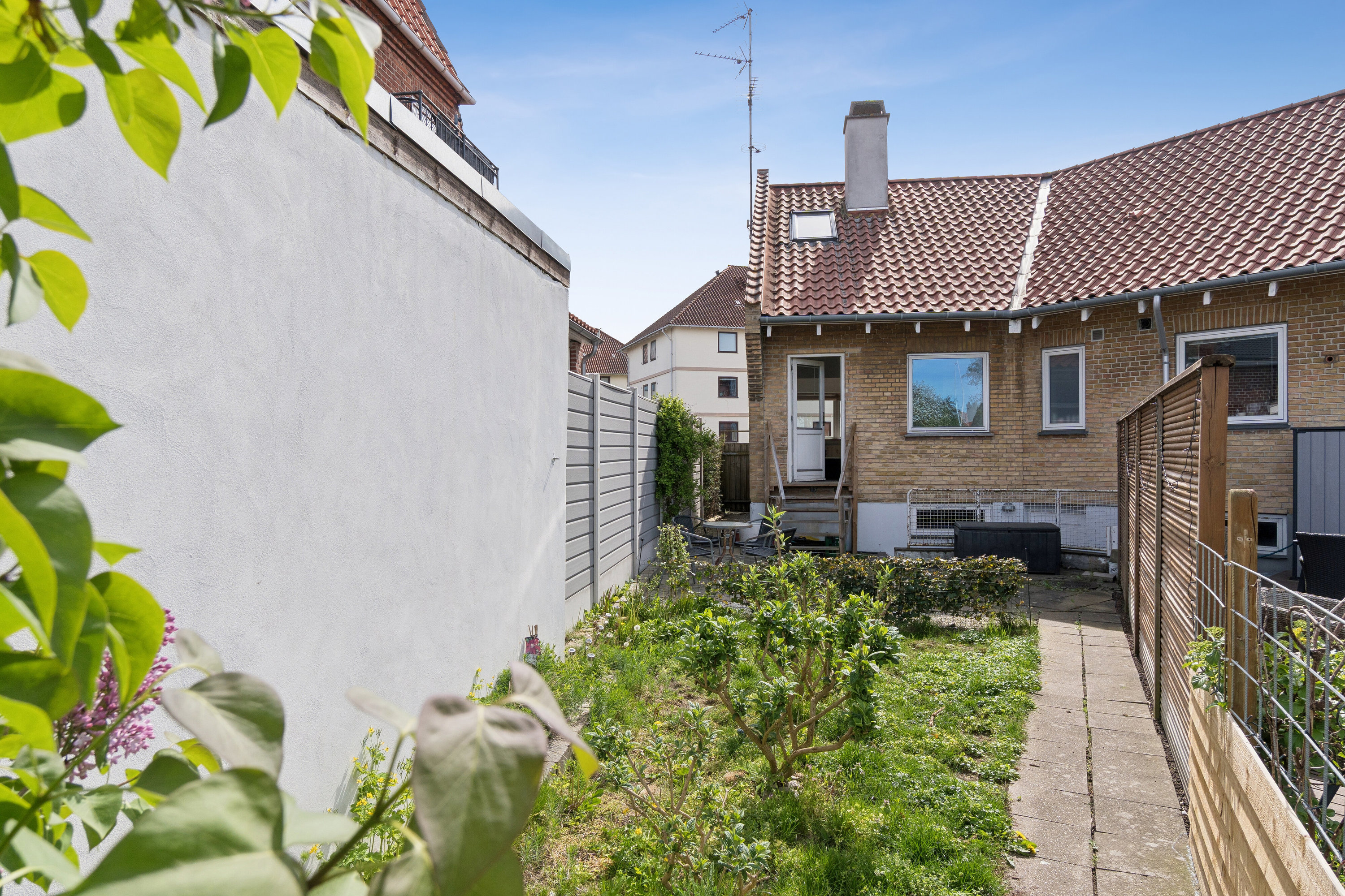 Fremhævet udendørs billede i fuldskærmstilstand. Billede af Hjørnagervej 2A, 2650 Hvidovre