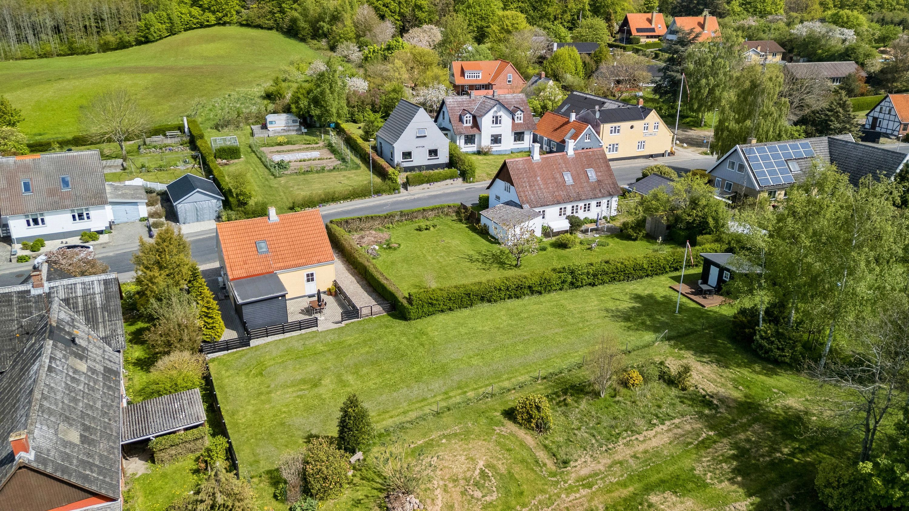 Fremhævet luftfoto billede i fuldskærmstilstand. Billede af Østergade 74, Lohals, 5953 Tranekær