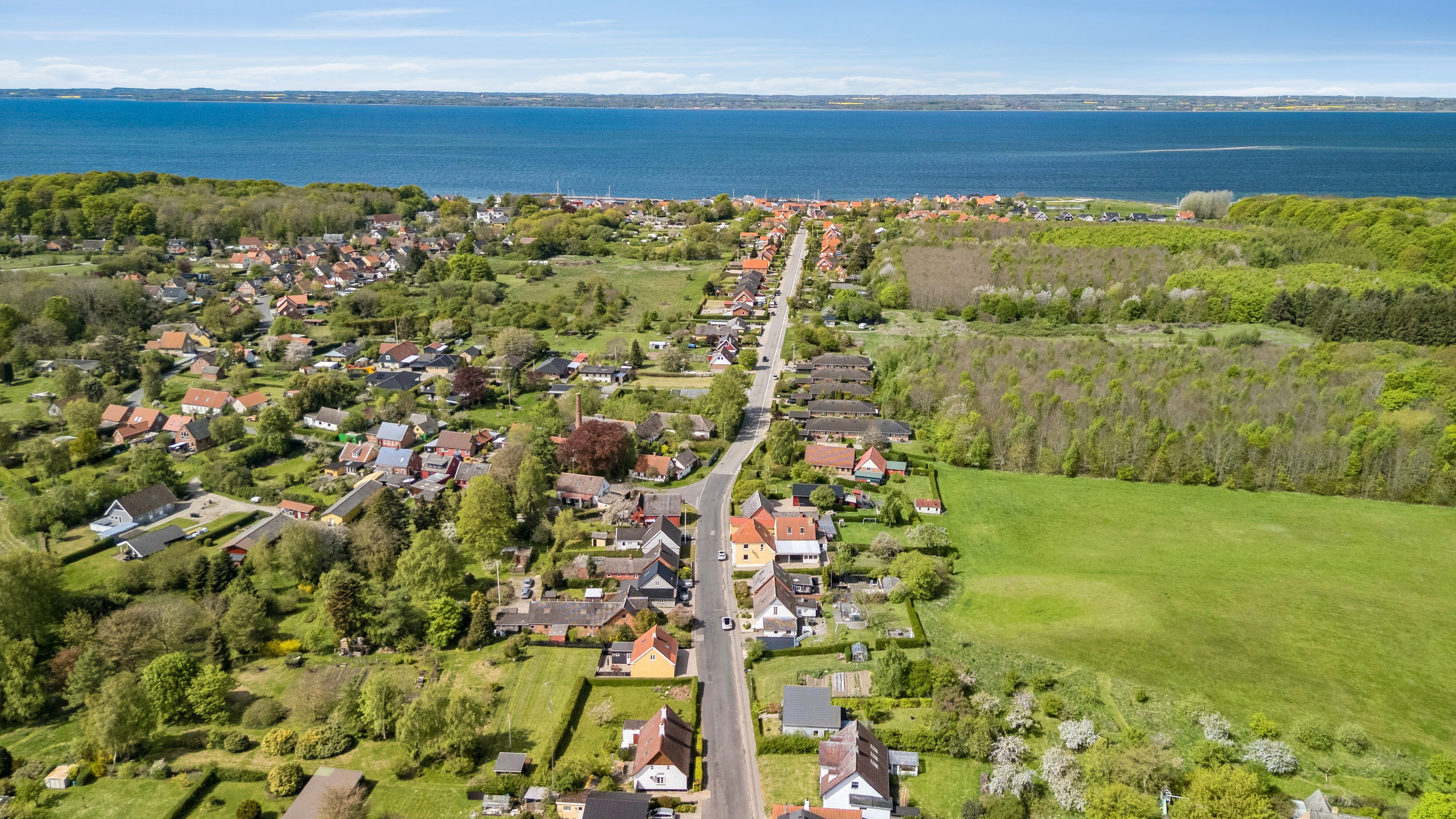 Fremhævet luftfoto billede i fuldskærmstilstand. Billede af Østergade 74, Lohals, 5953 Tranekær