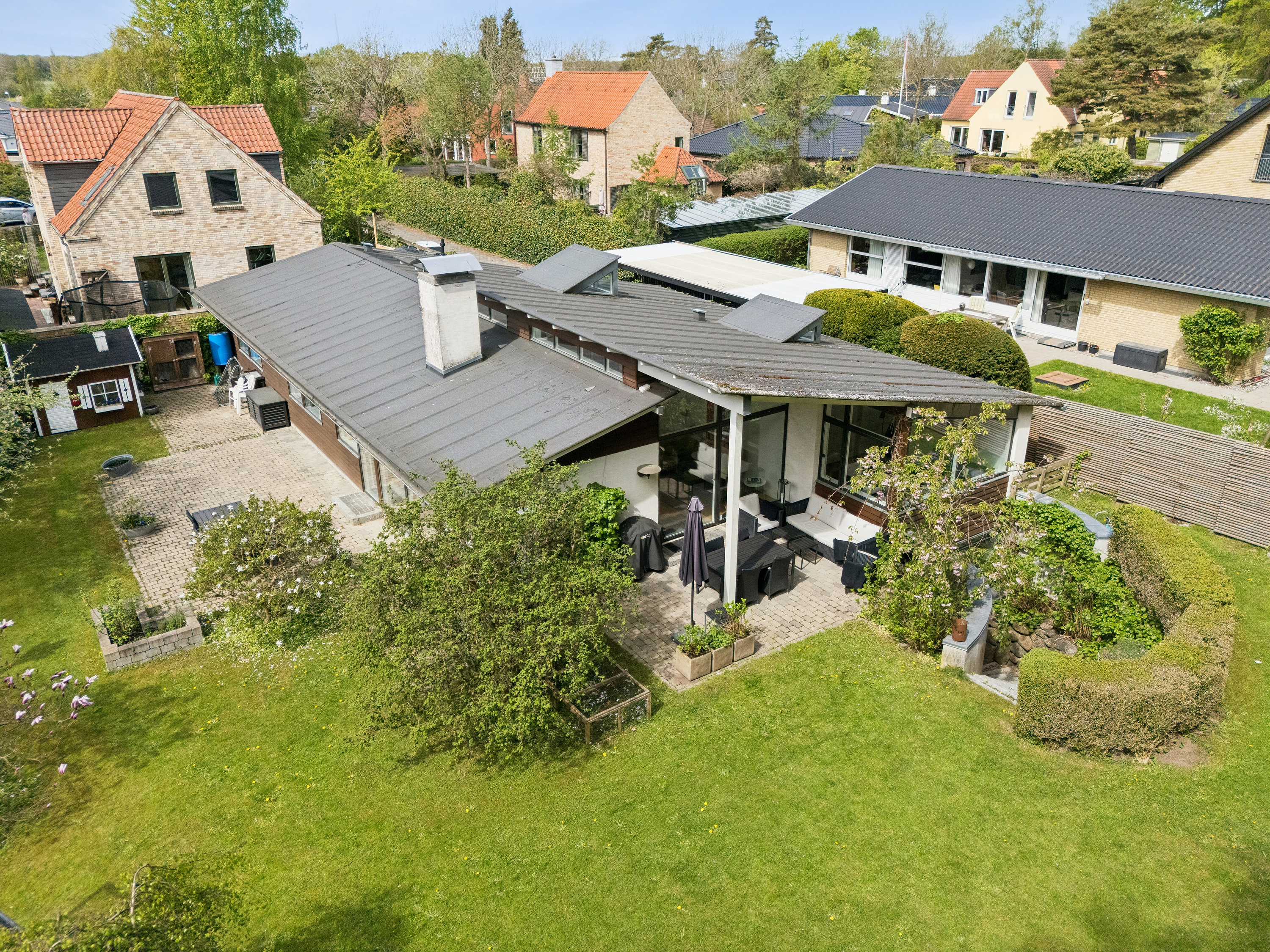Fremhævet set fra haven billede i fuldskærmstilstand. Billede af Dyrehavegårdsvej 46B, 2800 Kongens Lyngby