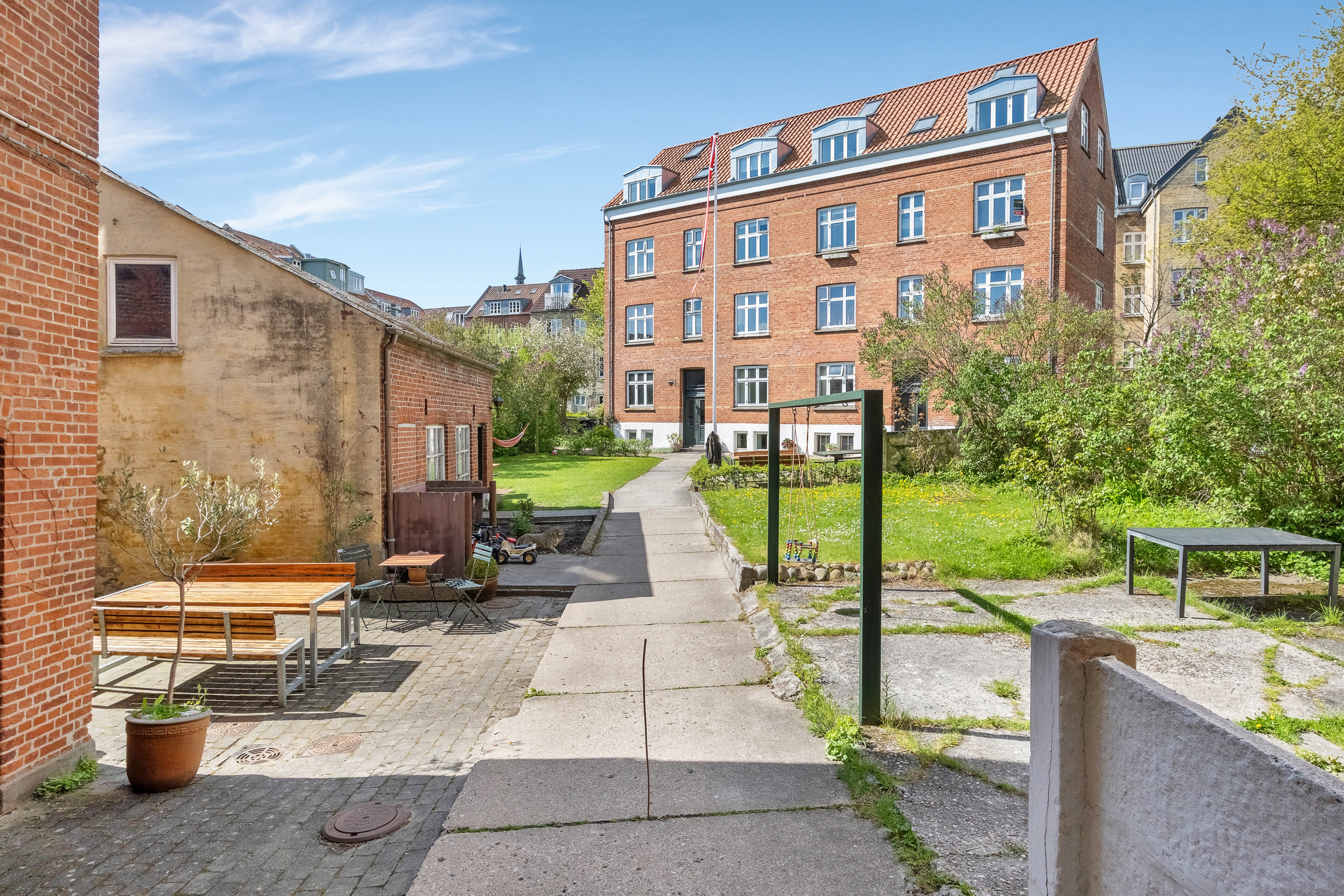 Fremhævet gårdmiljø billede i fuldskærmstilstand. Billede af Sjællandsgade 119A, 1. th., 8000 Aarhus C
