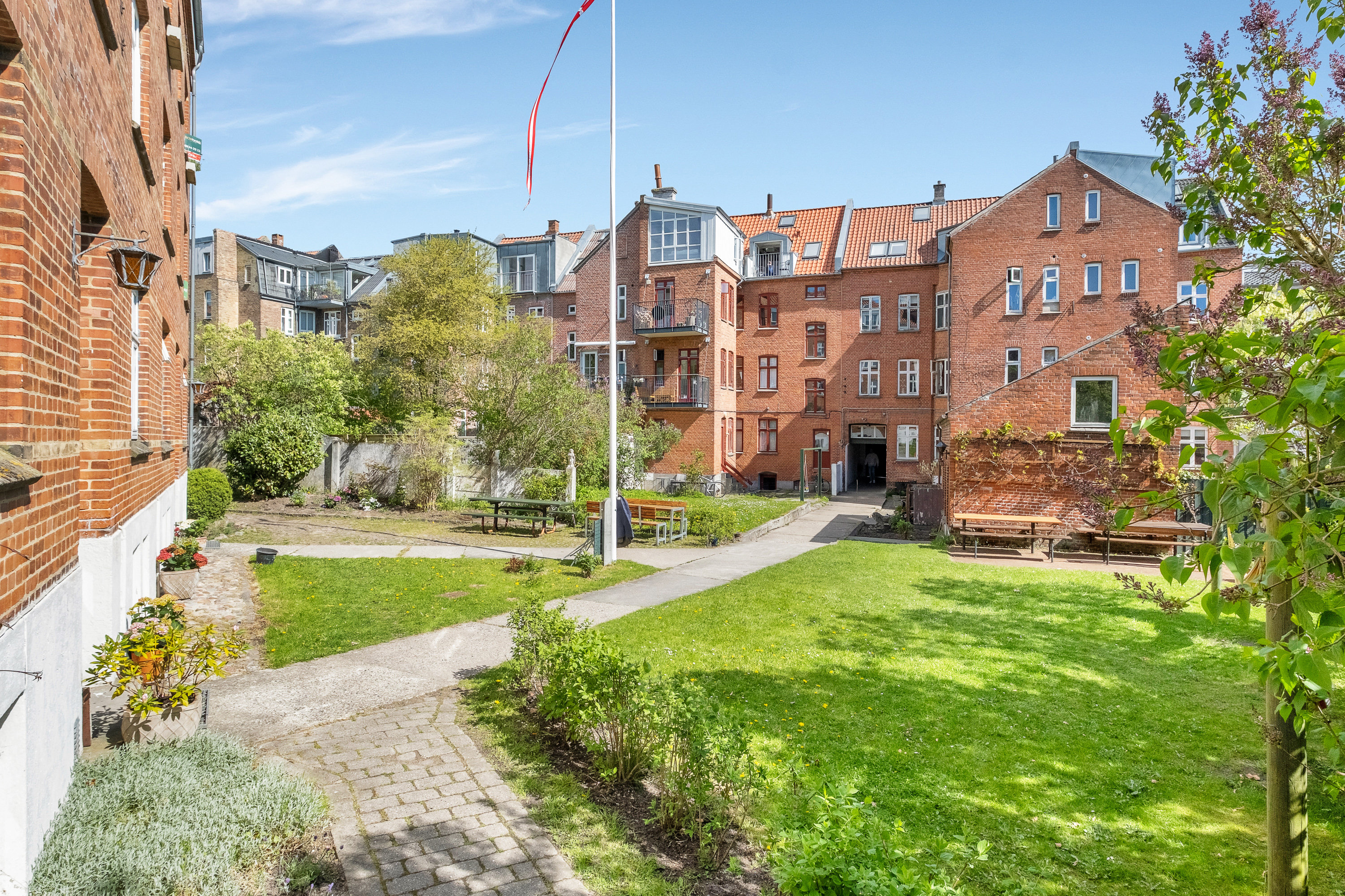 Fremhævet gårdmiljø billede i fuldskærmstilstand. Billede af Sjællandsgade 119A, 1. th., 8000 Aarhus C