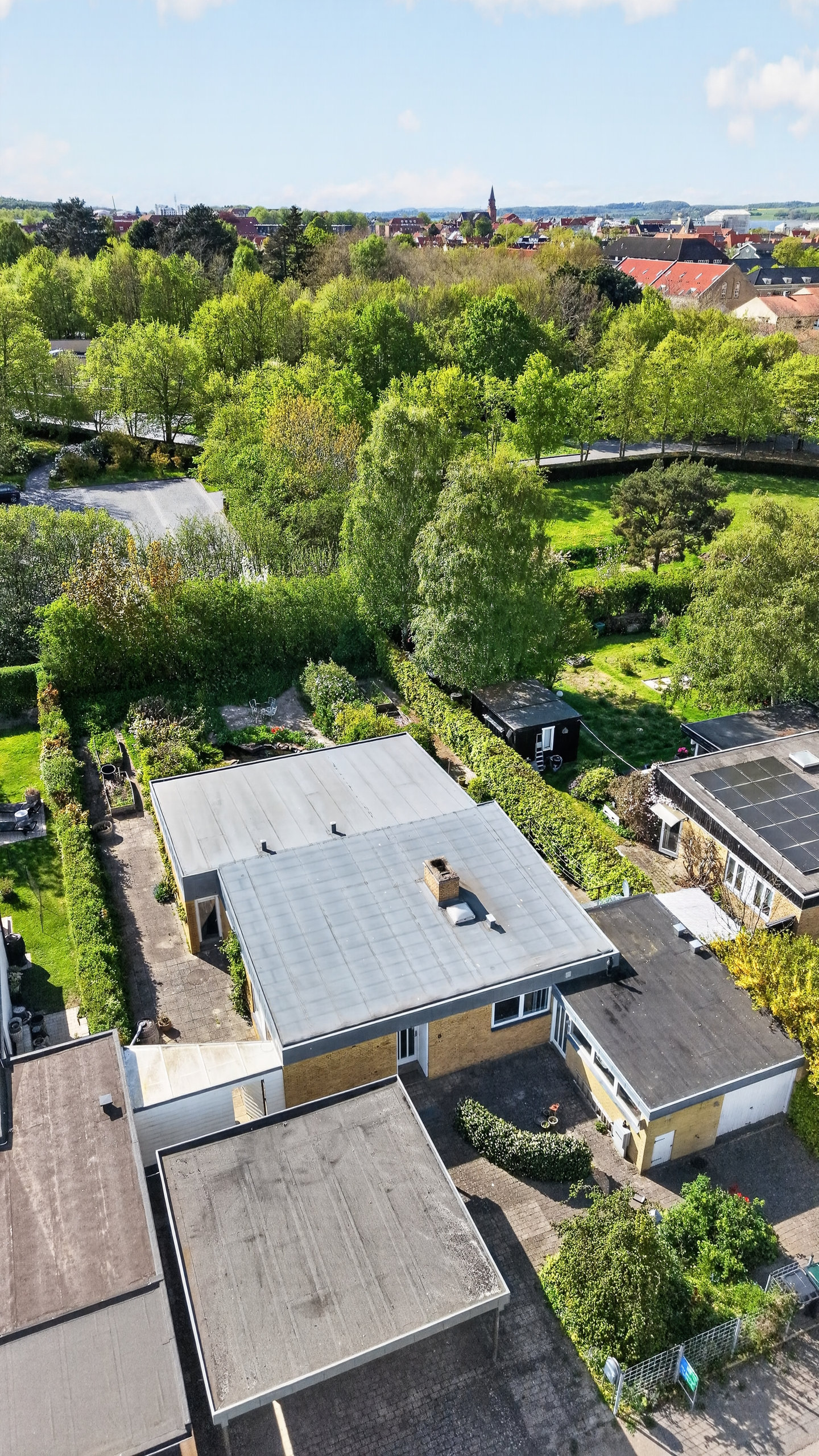 Fremhævet luftfoto billede i fuldskærmstilstand. Billede af Dalen 8, 4300 Holbæk