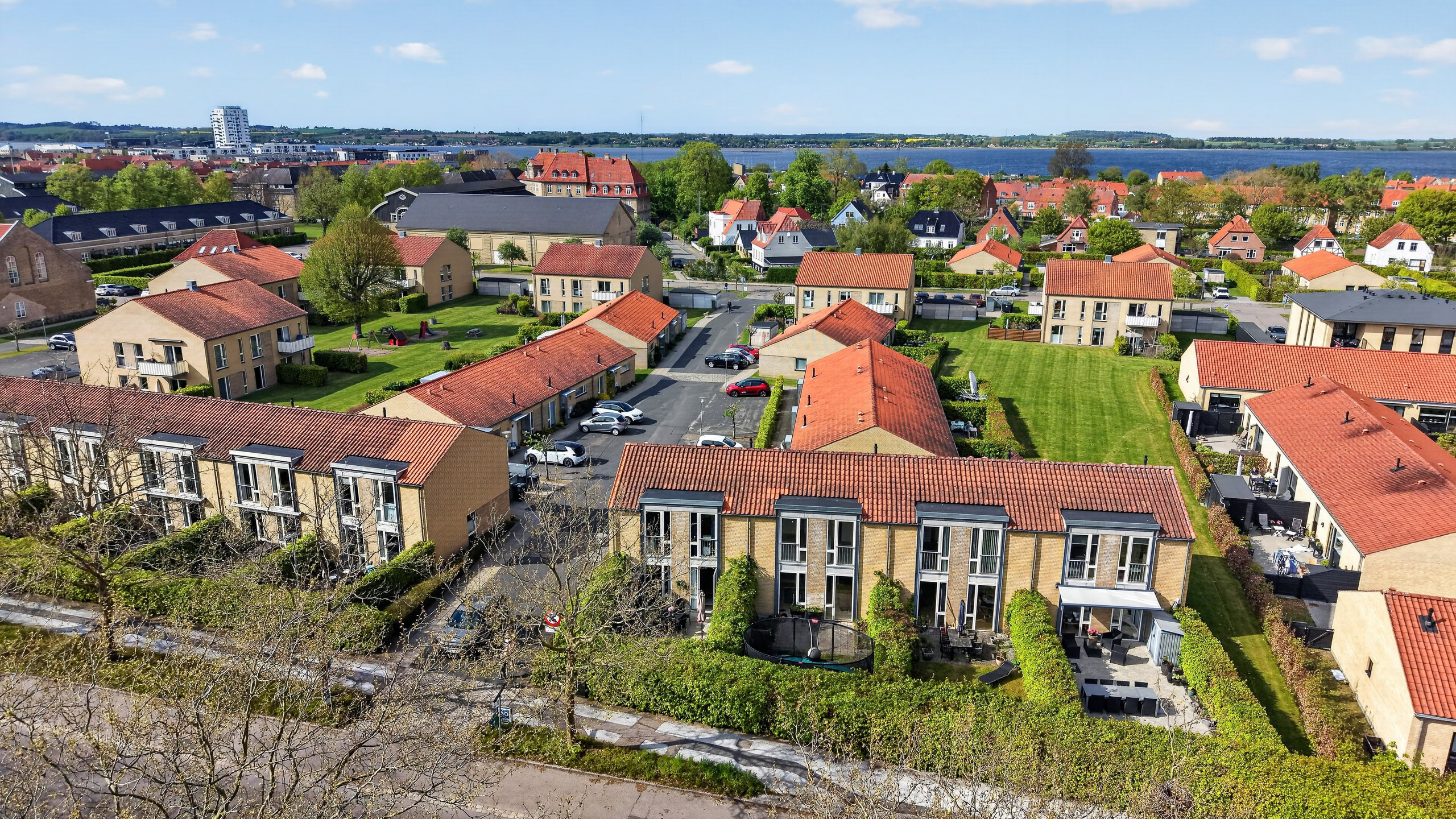 Fremhævet luftfoto billede i fuldskærmstilstand. Billede af P.C Müllers Have 2, 4300 Holbæk