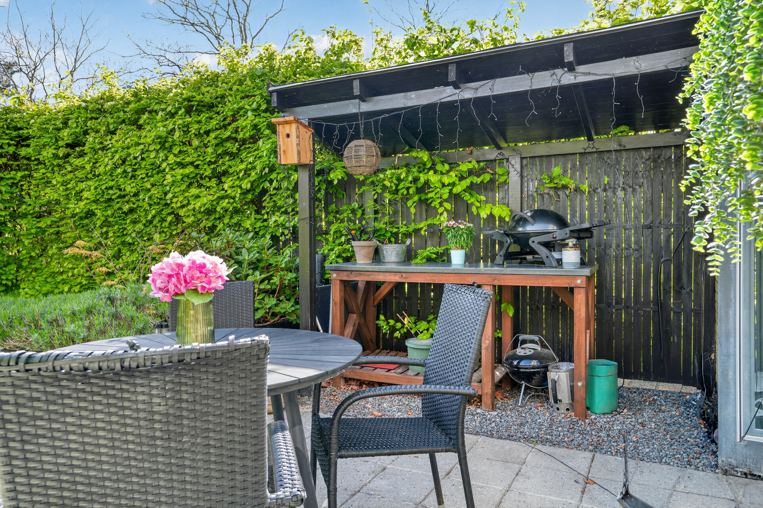 Fremhævet terrasse billede i fuldskærmstilstand. Billede af P.C Müllers Have 2, 4300 Holbæk
