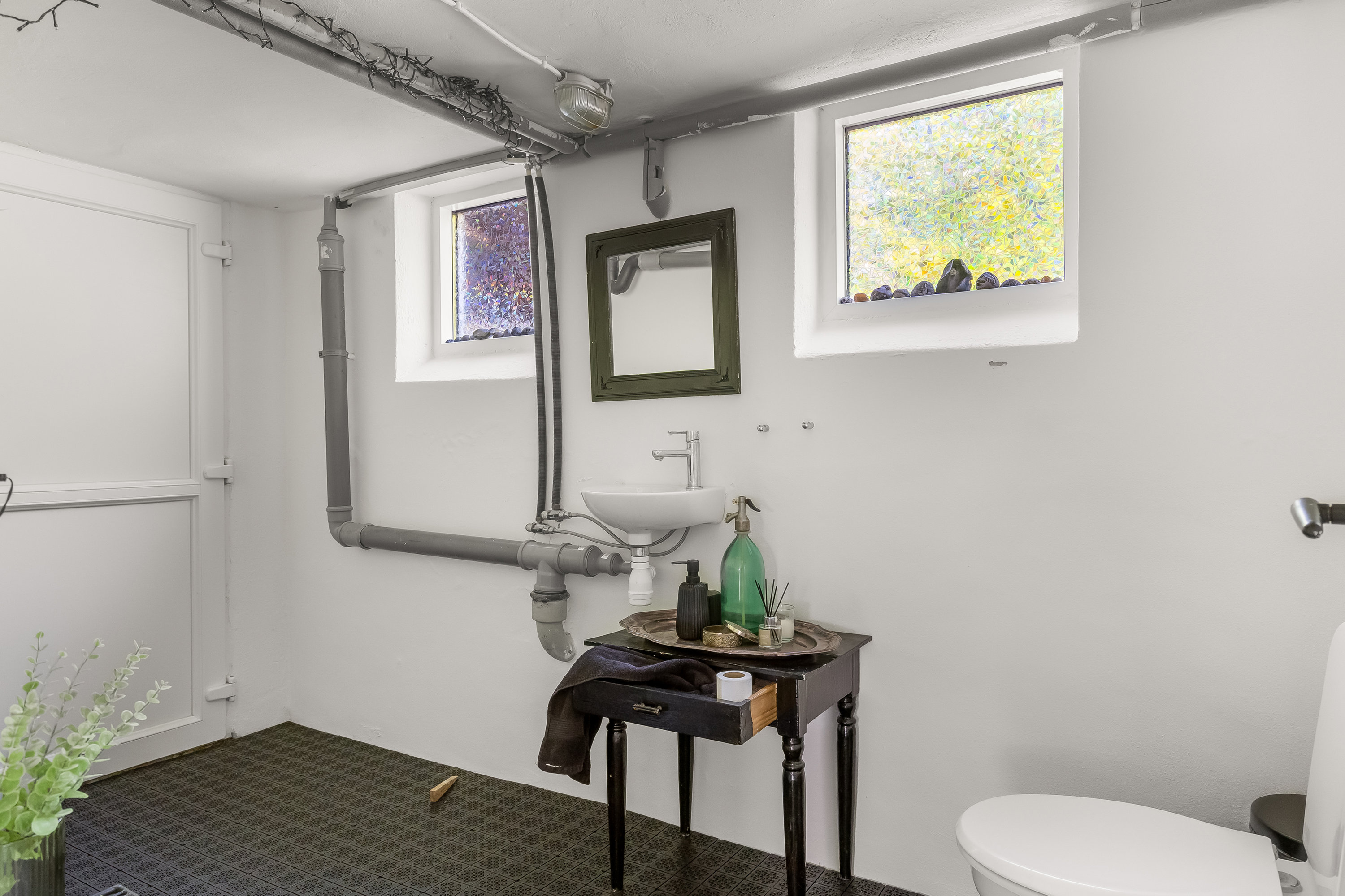 Fremhævet toilet billede i fuldskærmstilstand. Billede af Aaløkkevej 7, 6240 Løgumkloster