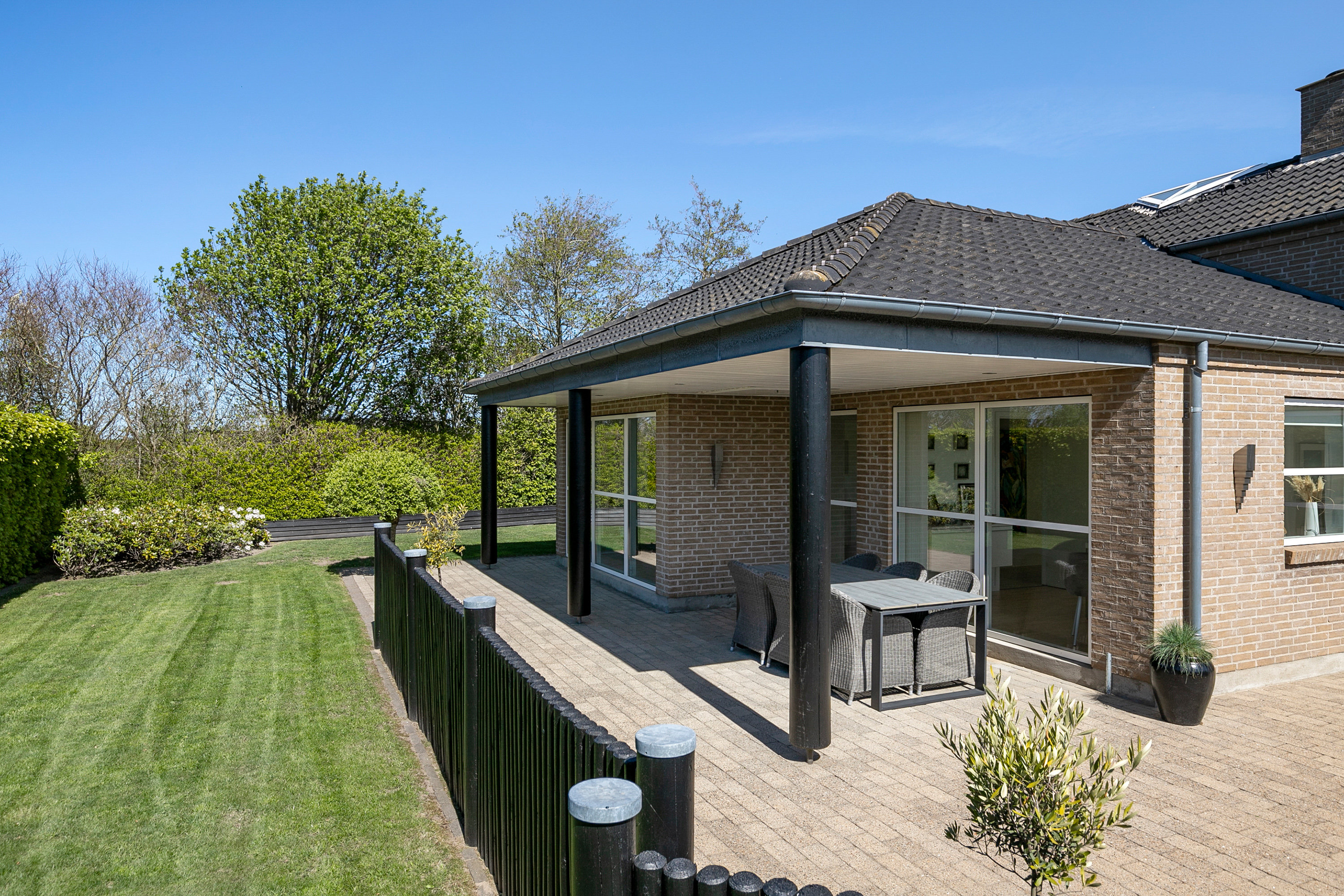 Fremhævet overdækket terrasse billede i fuldskærmstilstand. Billede af Thomasmindeparken 33, 9440 Aabybro